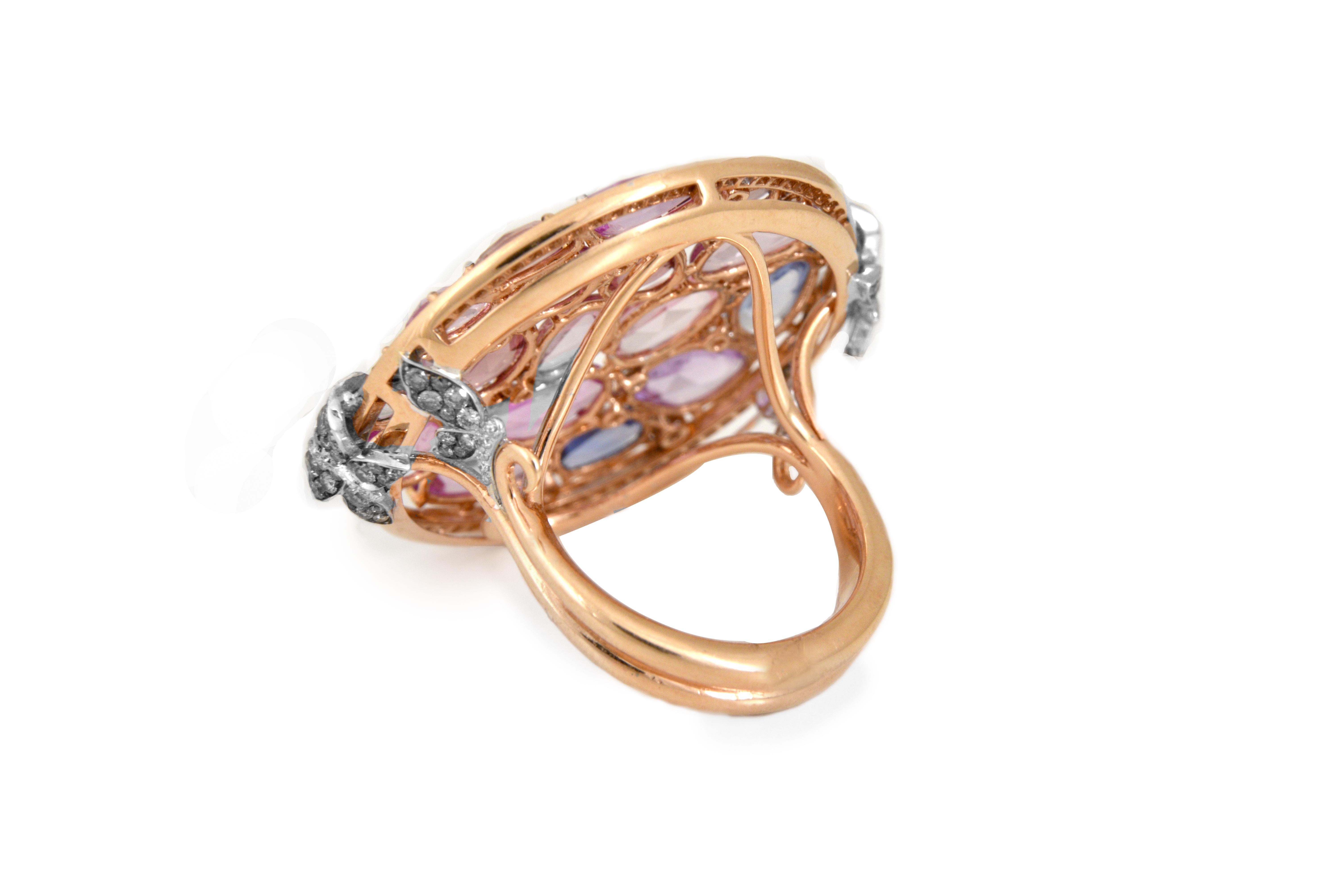 Modern 11.35 Carat Sapphire and Diamond 18 Karat Gold Ring For Sale