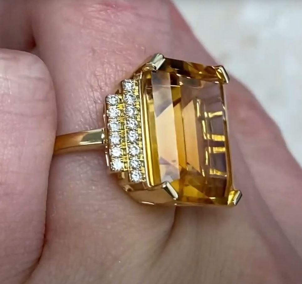 11.35ct Emerald Cut Natural Citrine Cocktail Ring, 18k Yellow Gold For Sale 1