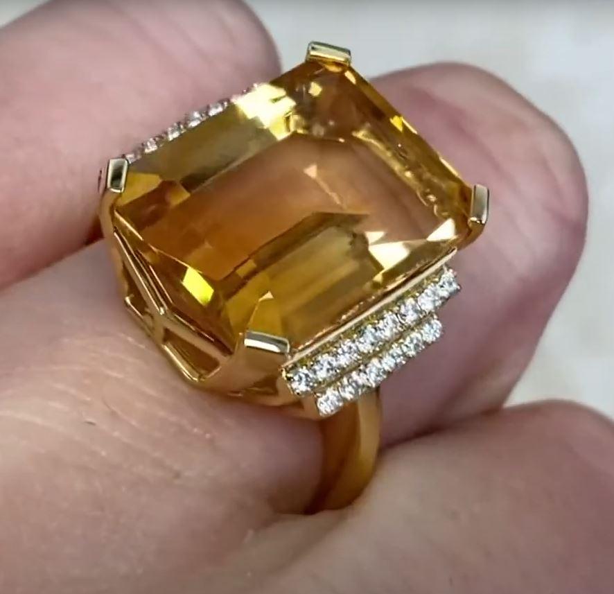 11.35ct Emerald Cut Natural Citrine Cocktail Ring, 18k Yellow Gold For Sale 2