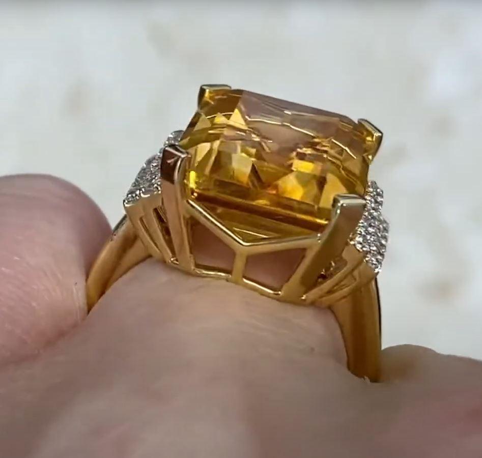 11.35ct Emerald Cut Natural Citrine Cocktail Ring, 18k Yellow Gold For Sale 3