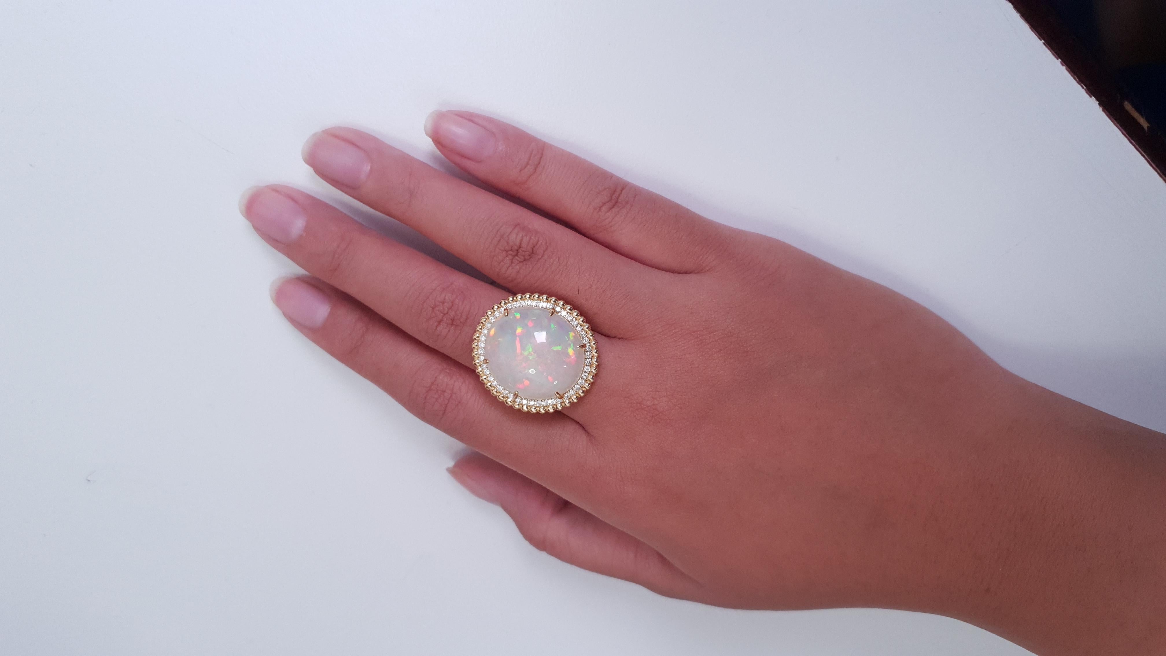 11.36 Carat Opal and Diamond Ring in 18 Karat Gold For Sale 3
