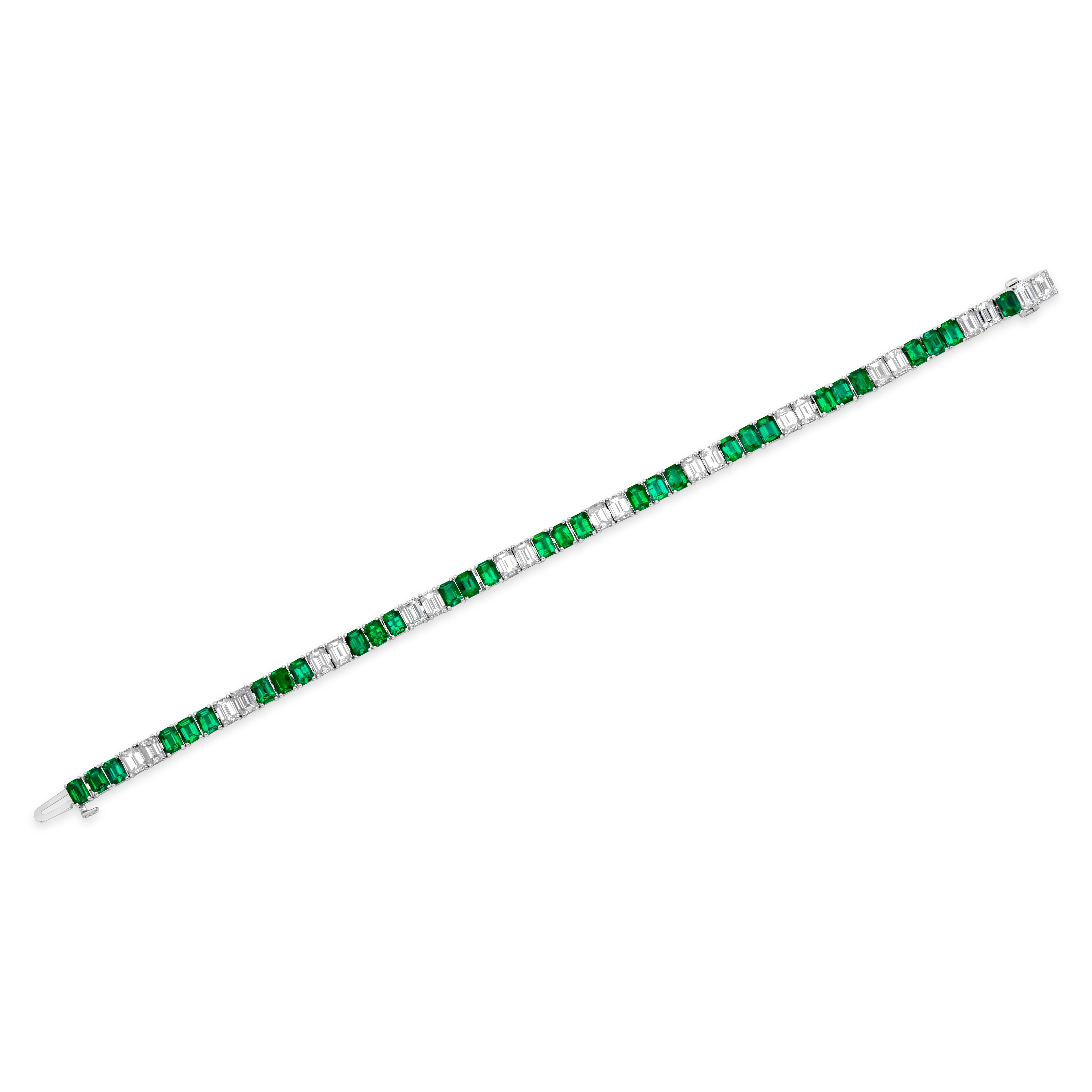 Roman Malakov 11.36 Carats Total Emerald Cut Emerald & Diamond Tennis Bracelet In New Condition For Sale In New York, NY