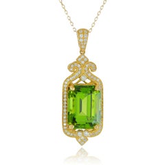 11.37 cts Natural Pakistani Peridot & 0.54 cts Diamonds 18K Yellow Gold Pendant