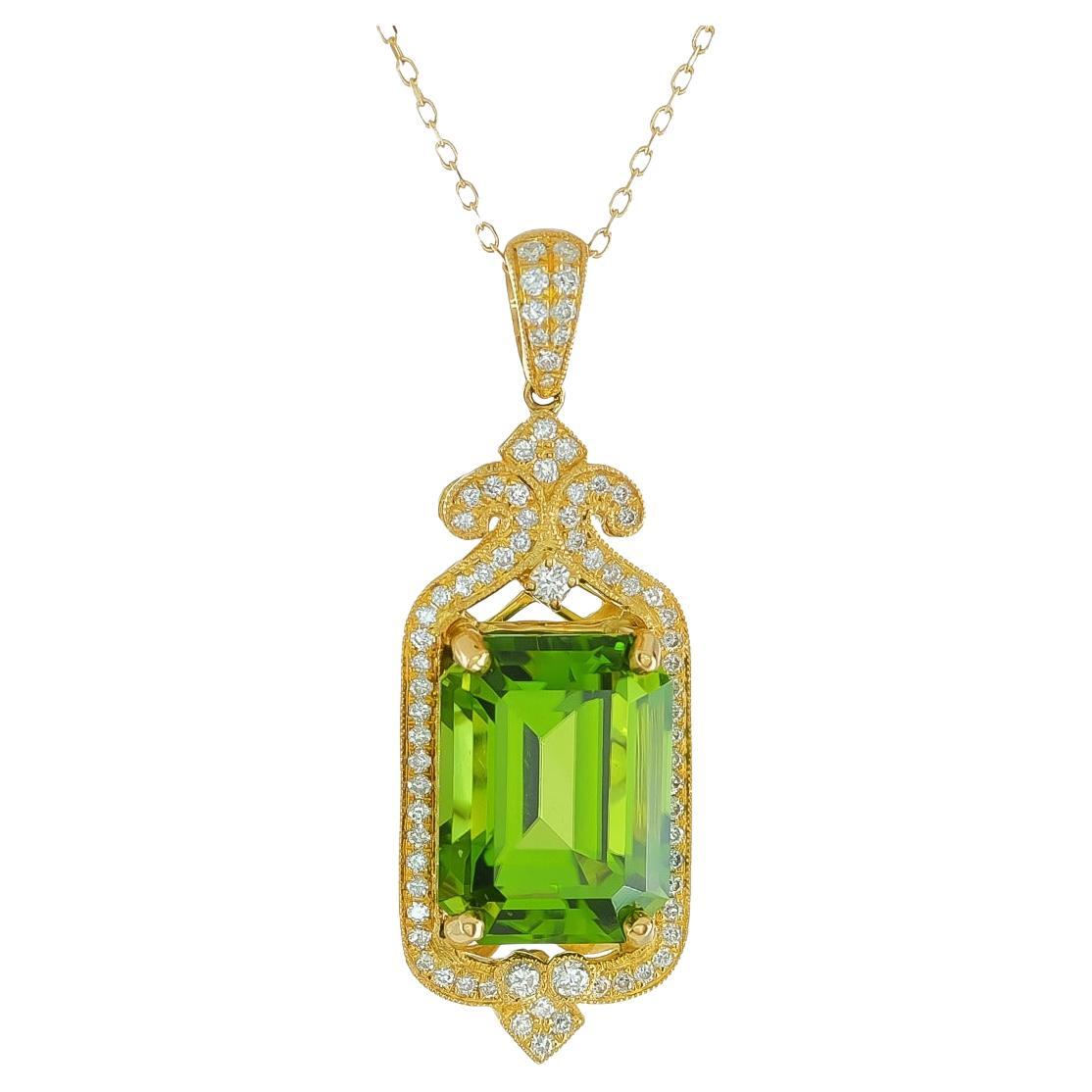 11.37 cts Natural Pakistani Peridot 
0.54 cts Diamonds 18K Yellow Gold Pendant