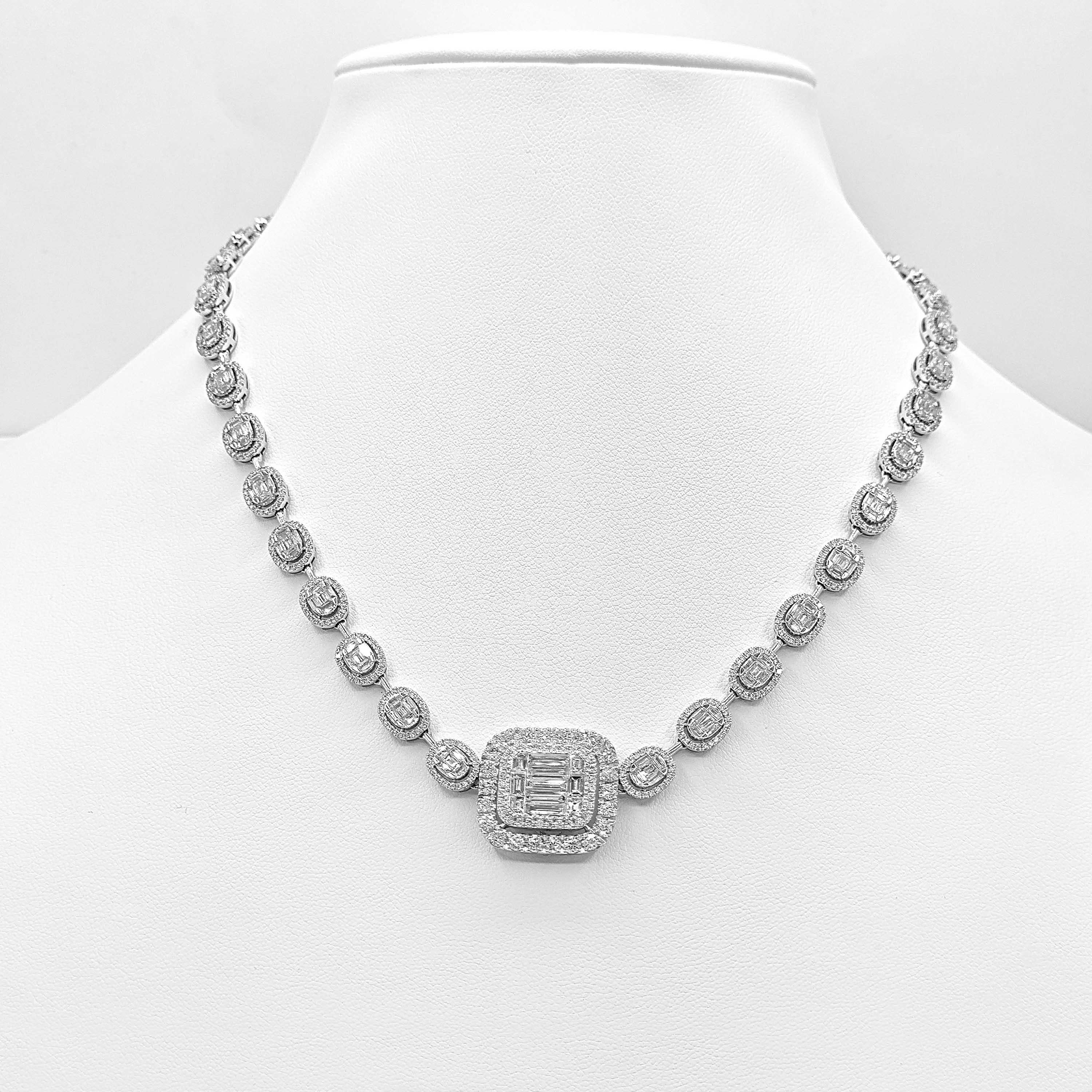 11.39 Carat Diamond White Gold Necklace in vendita 1