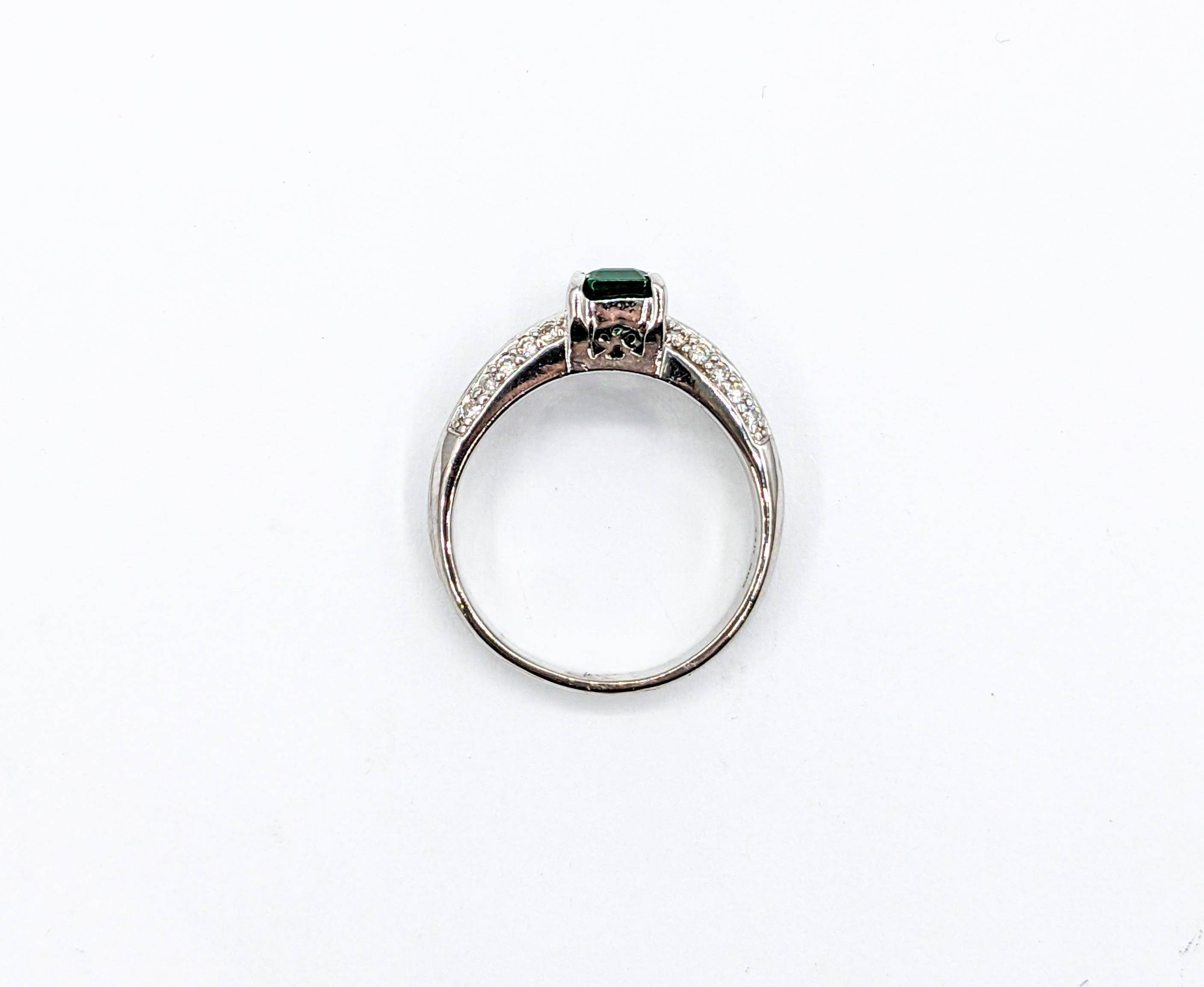 1.13ct Natural Emerald & Diamond Ring For Sale 2
