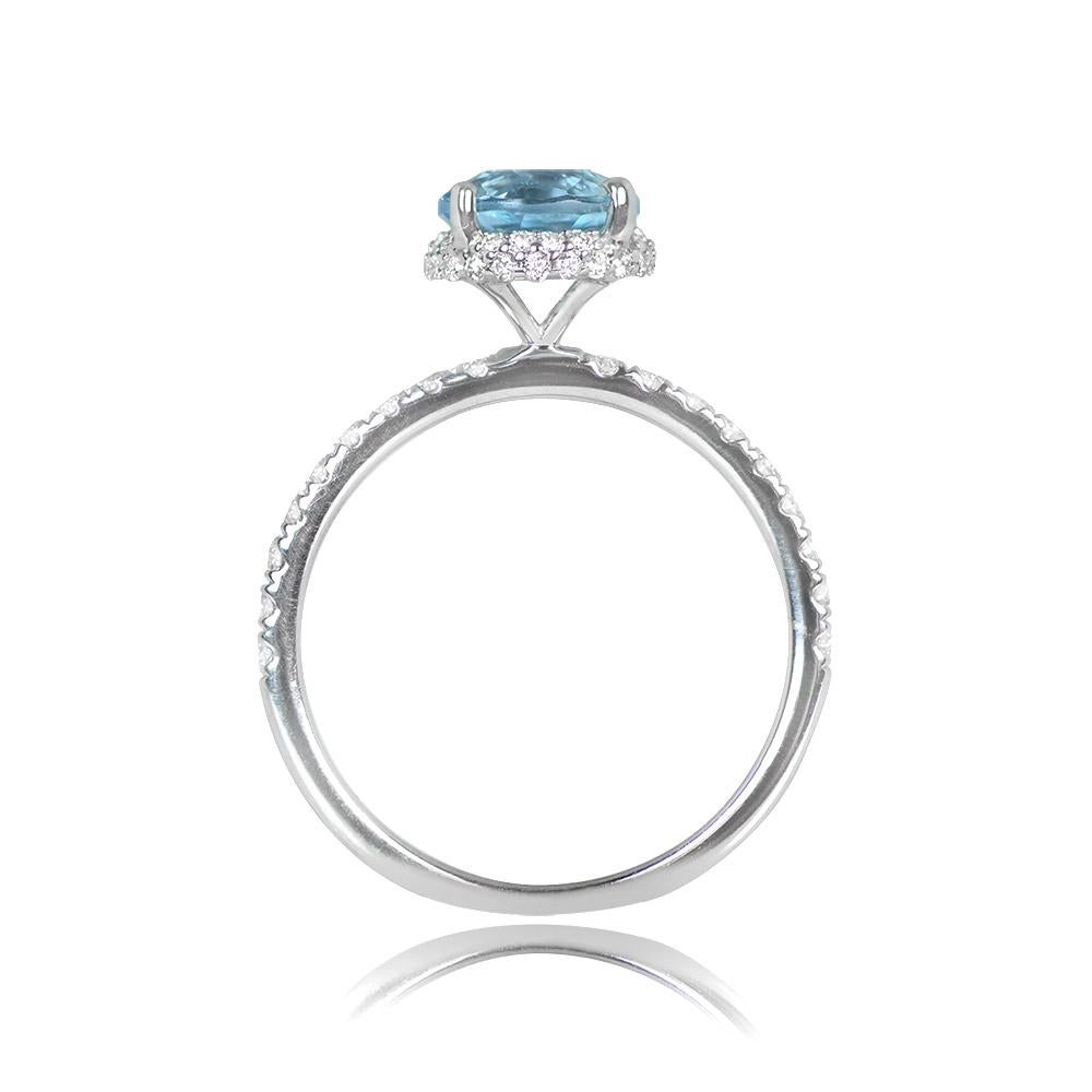 1.13ct Round Cut Aquamarine Engagement Ring, 18k White Gold In Excellent Condition For Sale In New York, NY