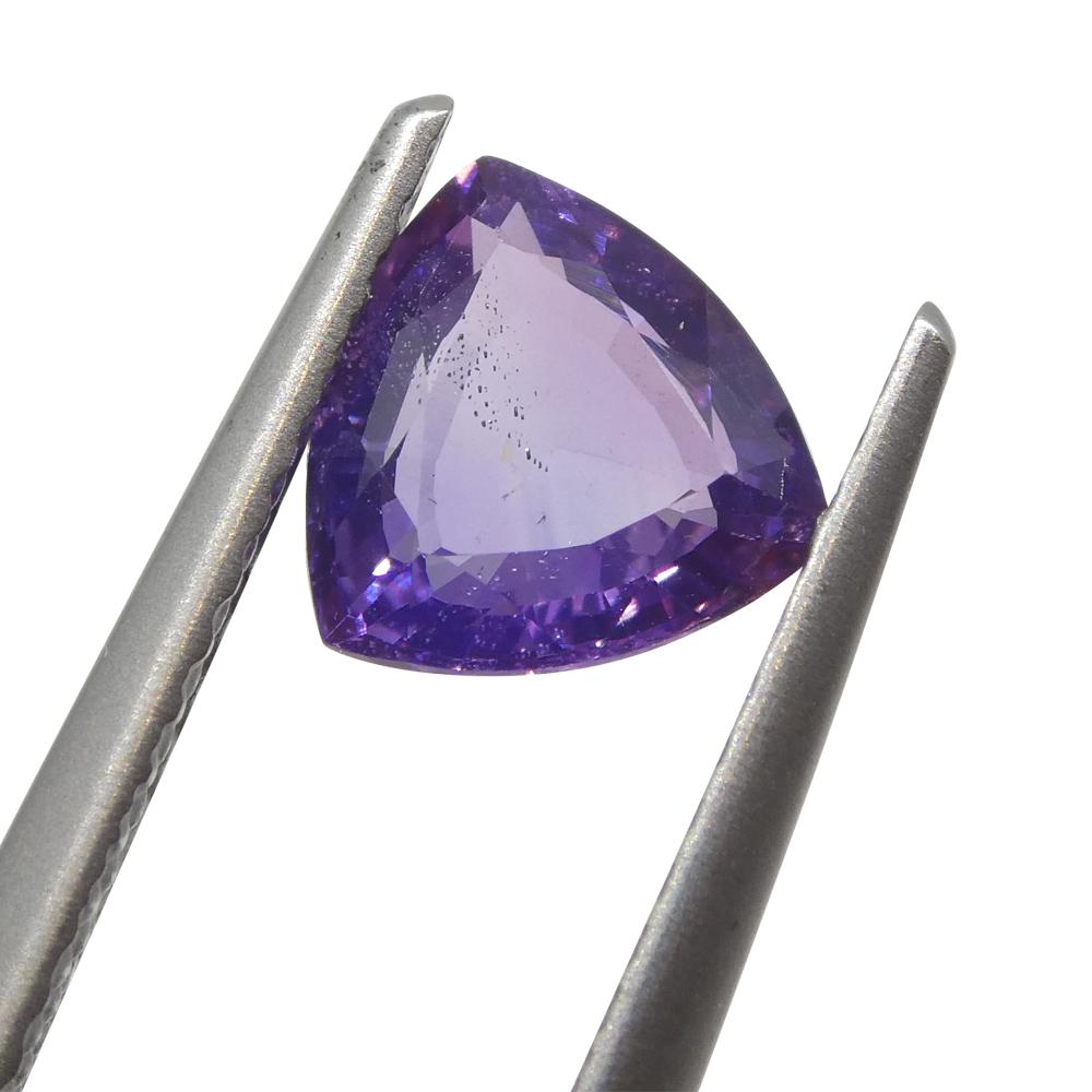 Taille brillant Saphir violet 1.13 carat, provenant d'Afrique de l'Est, non chauffé en vente