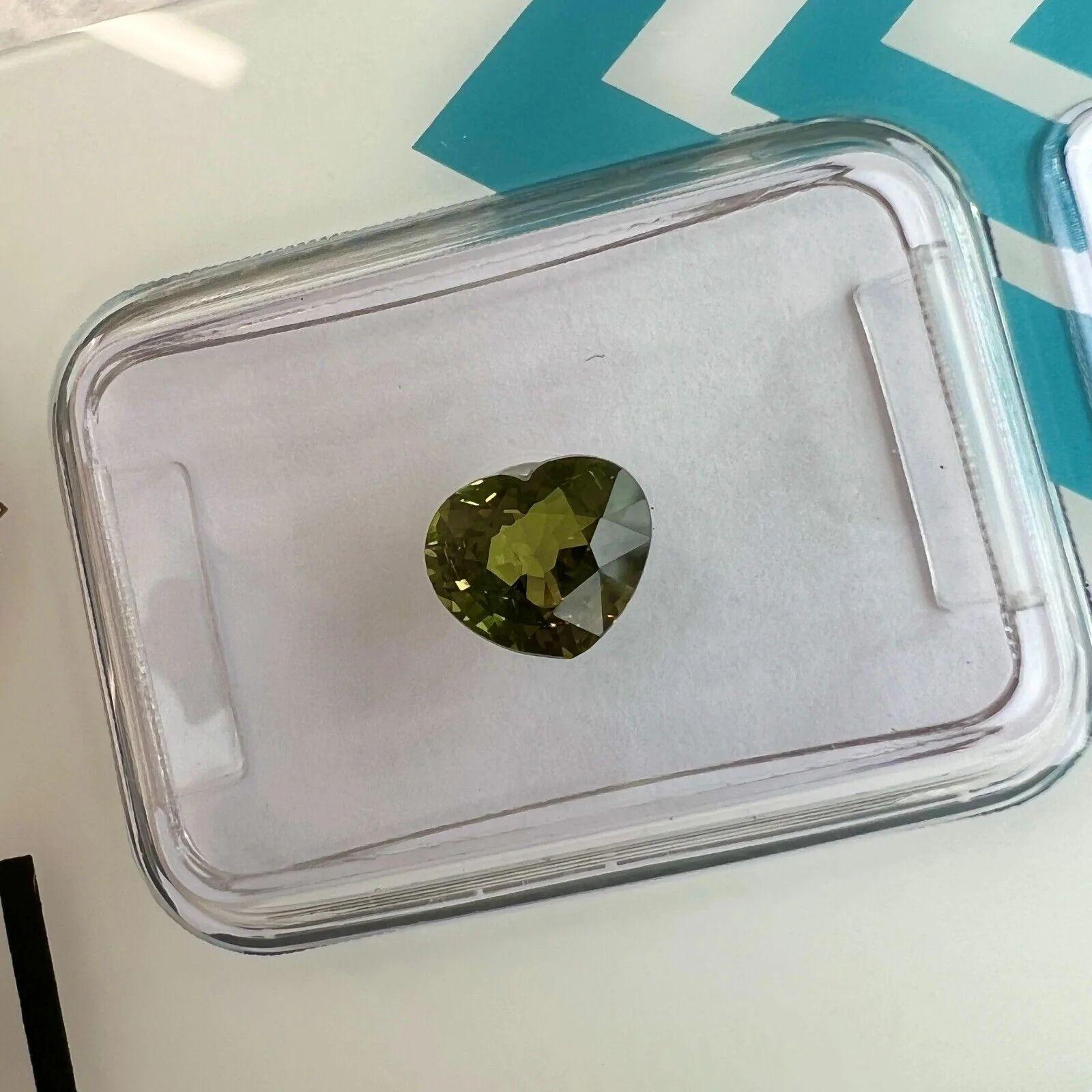 Women's or Men's 1.13ct Unique Olive Green Yellow Untreated Heart Cut Sapphire Gem IGI Blister For Sale
