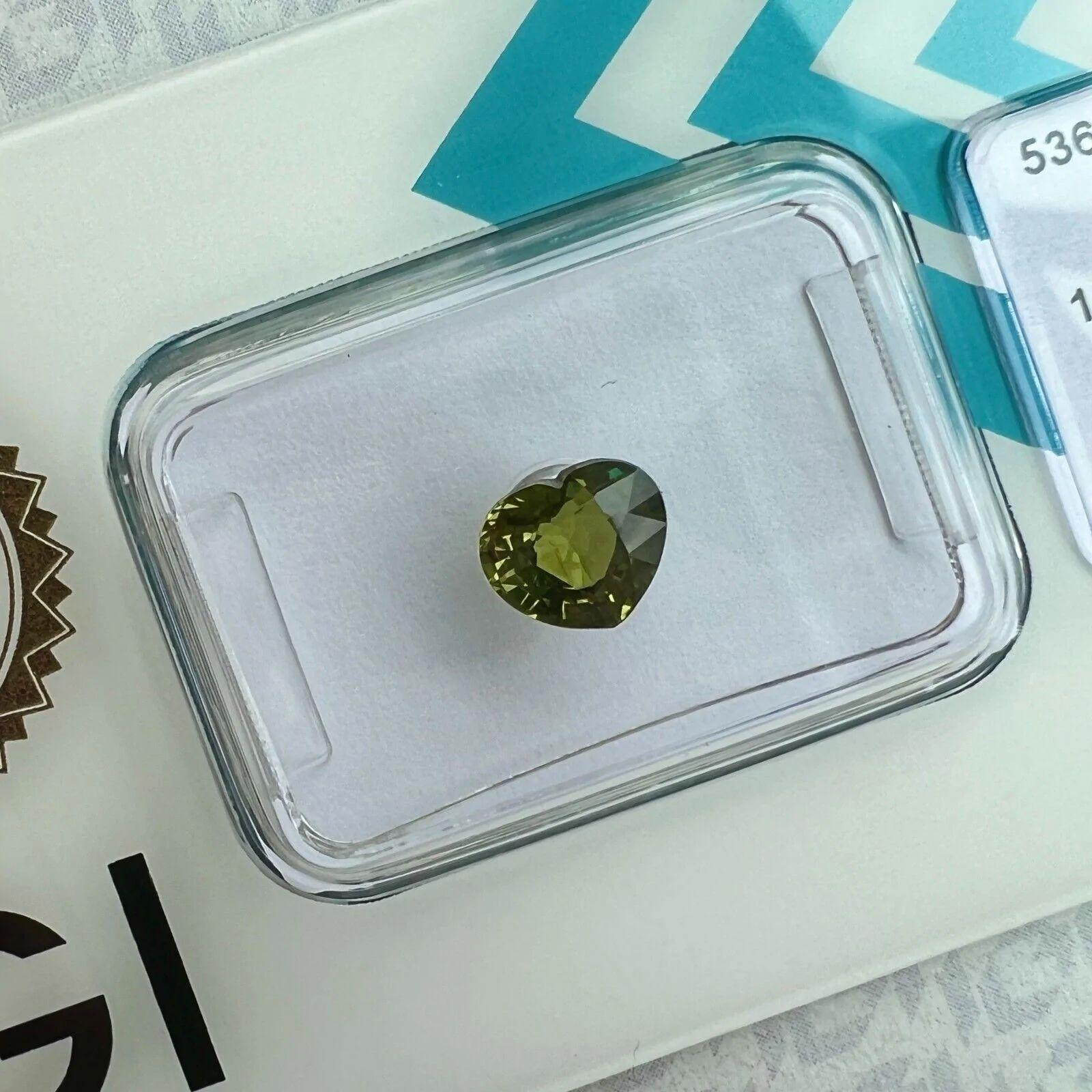 1.13ct Unique Olive Green Yellow Untreated Heart Cut Sapphire Gem IGI Blister For Sale 1
