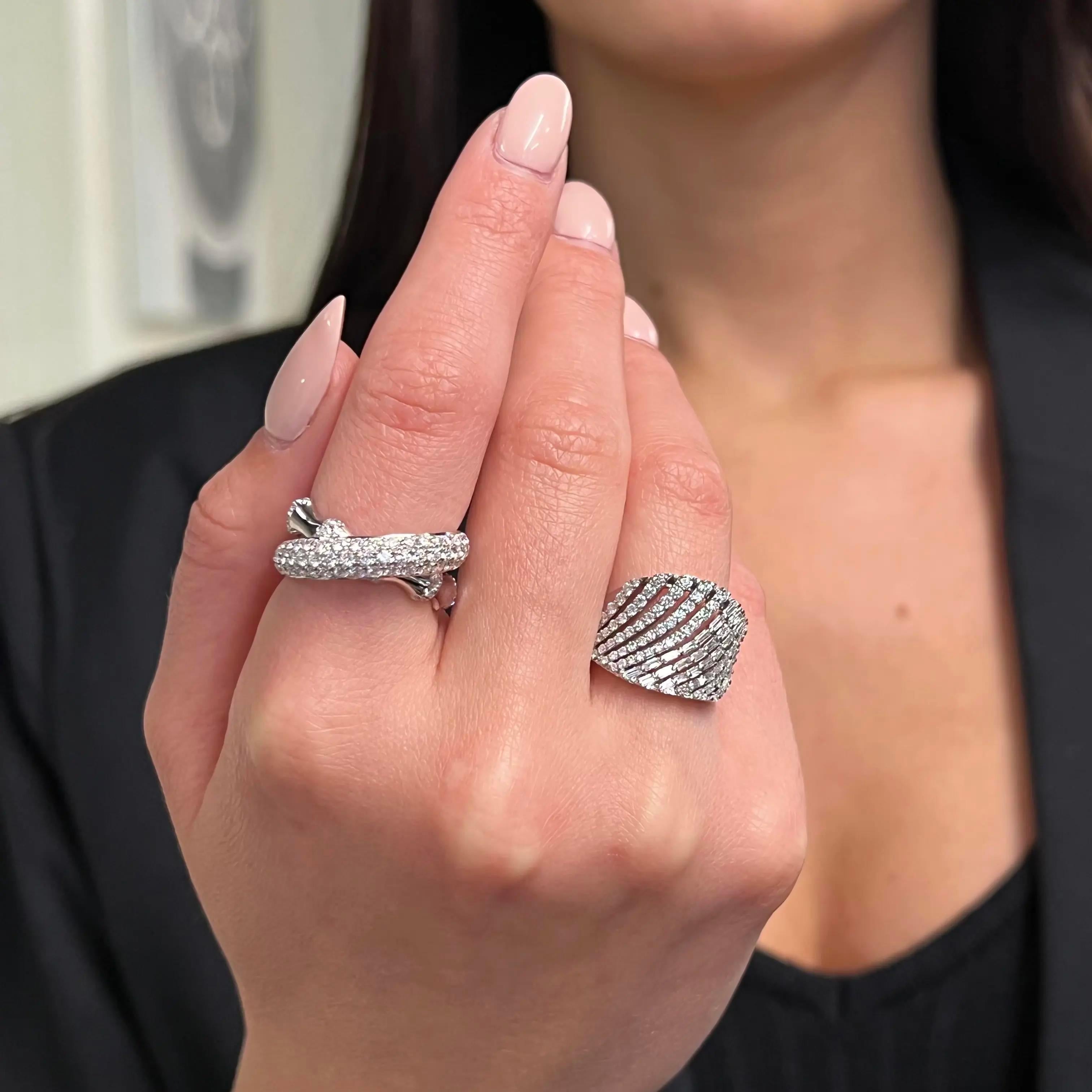 1.13Cttw Round And Baguette Cut Diamond Band Ring 18K White Gold Size 6.5 In New Condition For Sale In New York, NY