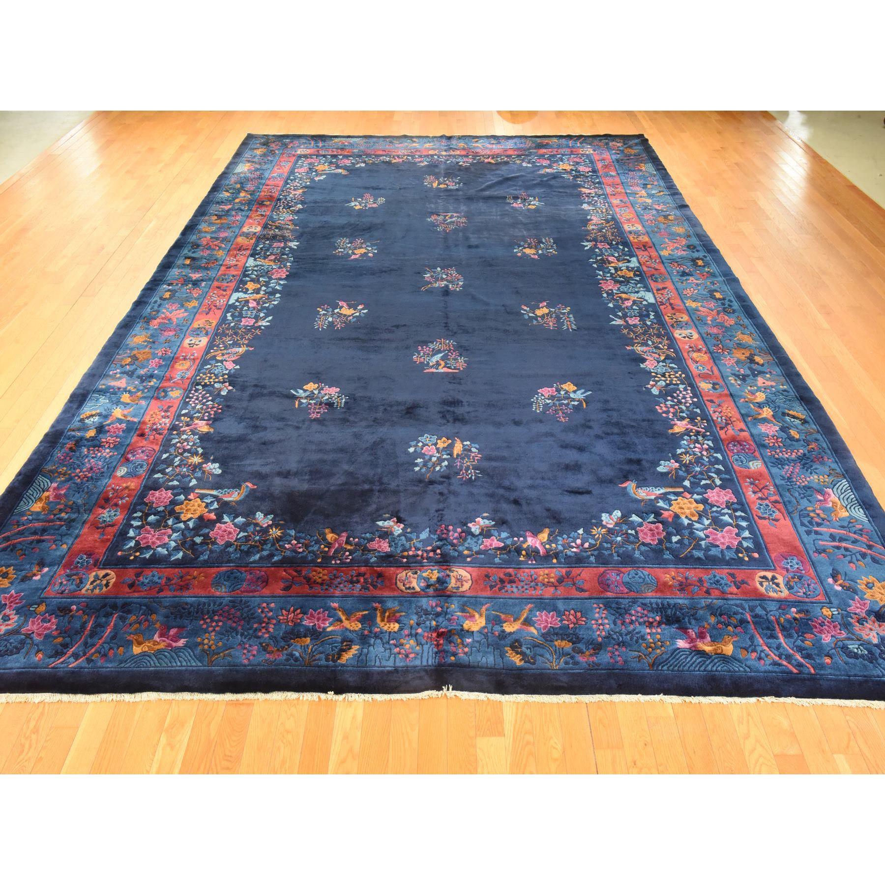 Midnight Blue, Antique Chinese Art Deco Nichols, Clean, Soft, Full Pile, 100% Wool, Hand Knotted, XL, Oversized, Oriental Rug
Matières premières : Laine
Latex : Pas de poils 
hauteur : 0,25 pouces
Style : Traditionnel
Couleur primaire :