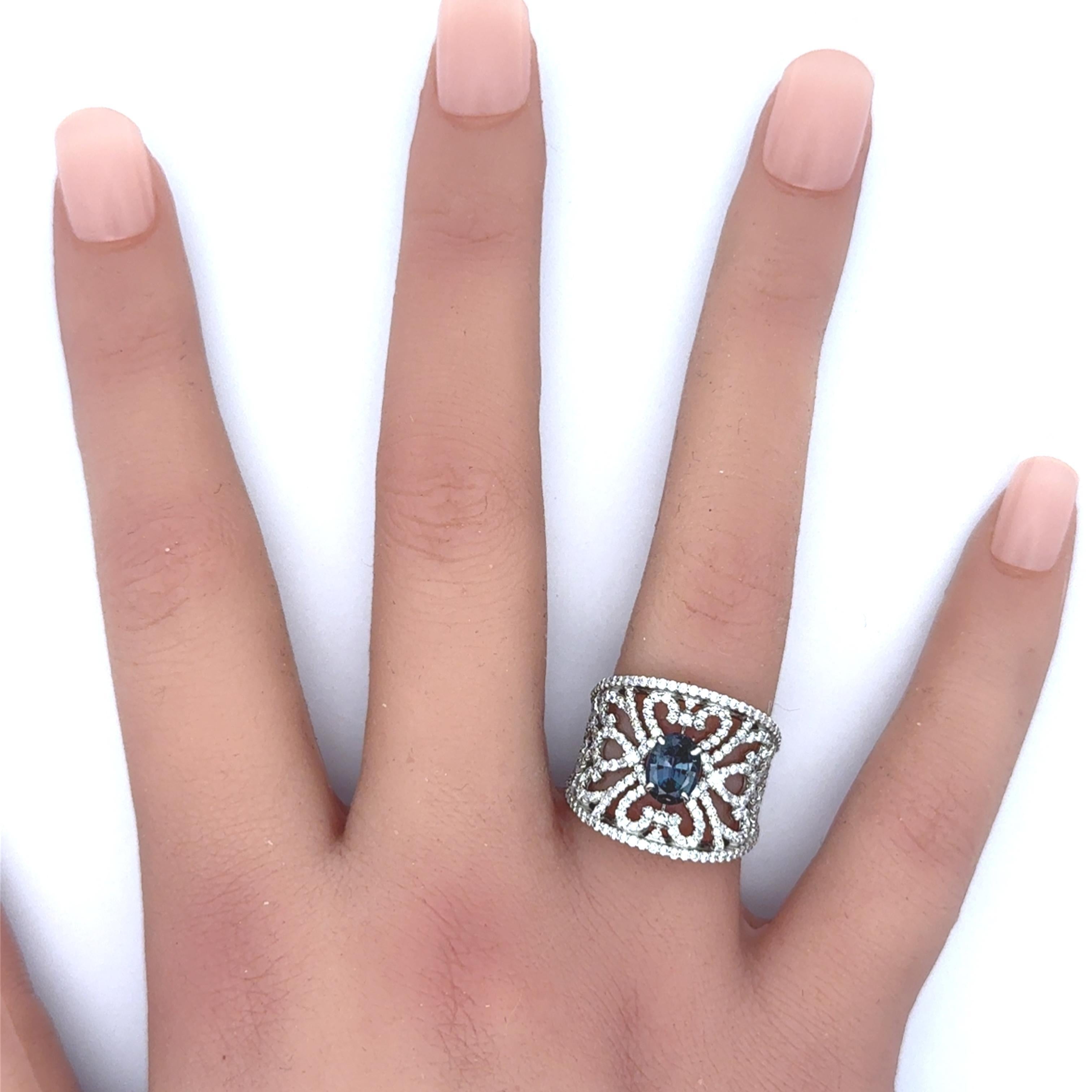 Donna Anello in filigrana di platino con diamante alessandrite da 1,14 carati, certificato GIA in vendita