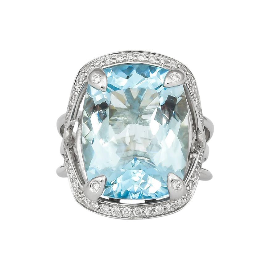 Bague en or blanc 18 carats avec aigue-marine de 11,4 carats et diamants