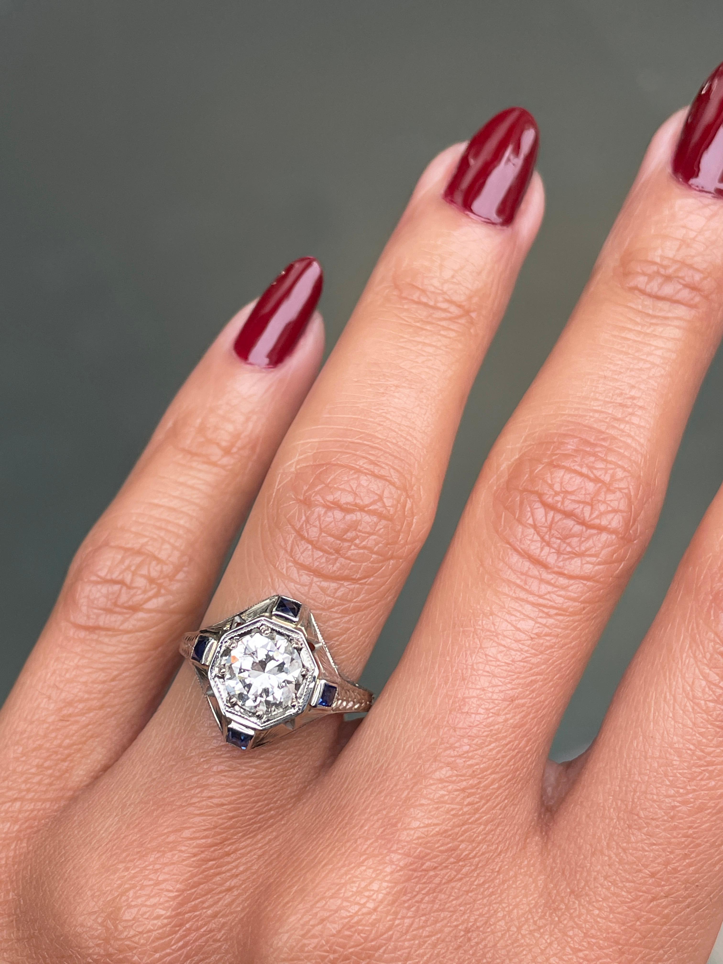 1.14 Carat Diamond 18 Carat White Gold Deco Target Engagement Ring, Circa 1930's For Sale 1