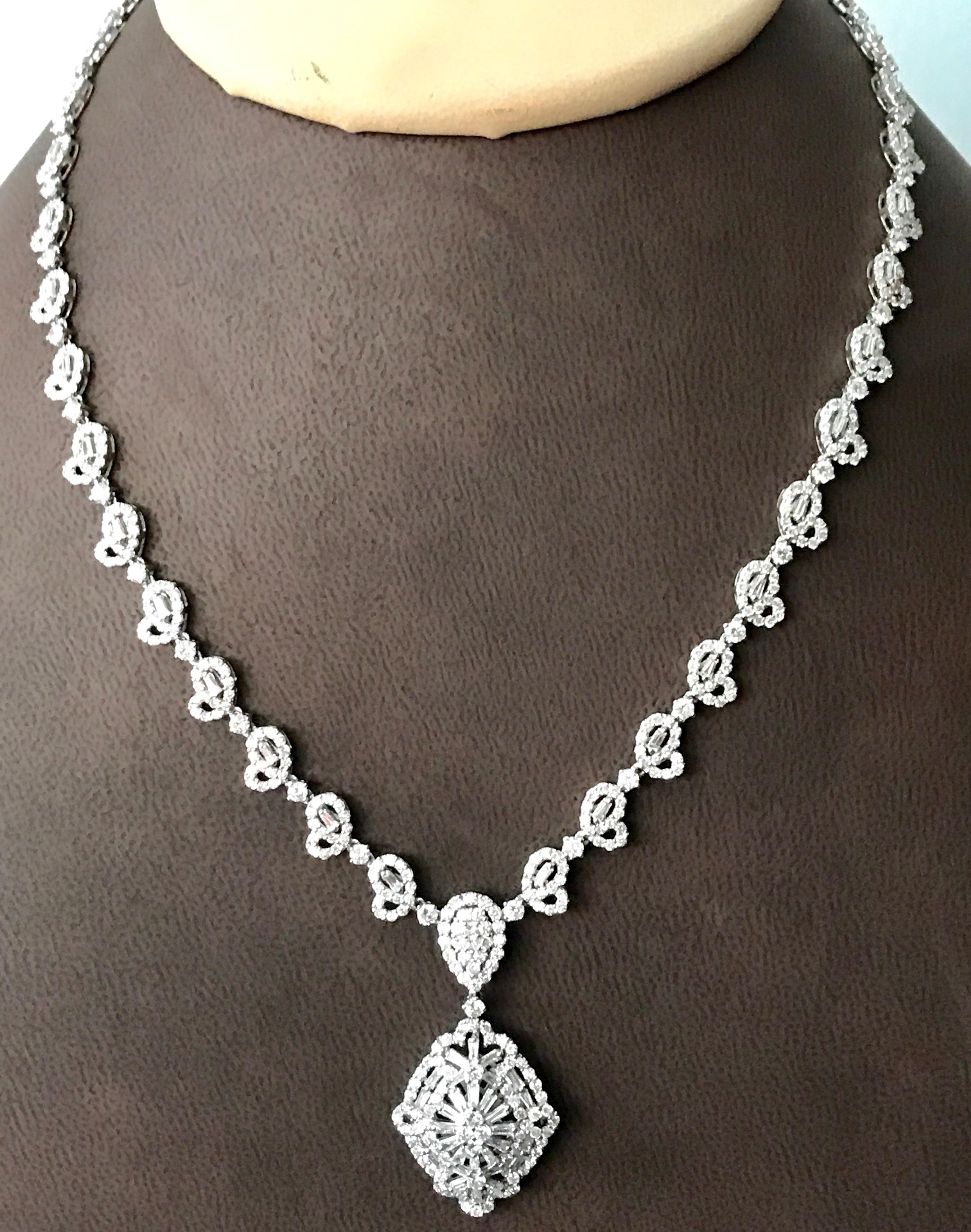 Round Cut 11.4 Carat Diamond Necklace in 18 Karat White Gold Bridal Brand New