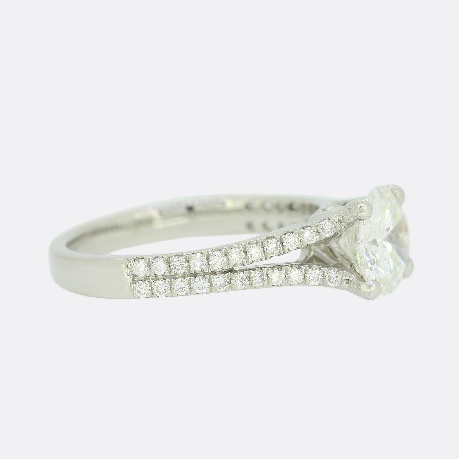 Brilliant Cut 1.14 Carat Diamond Split Shoulders Solitaire Engagement Ring For Sale