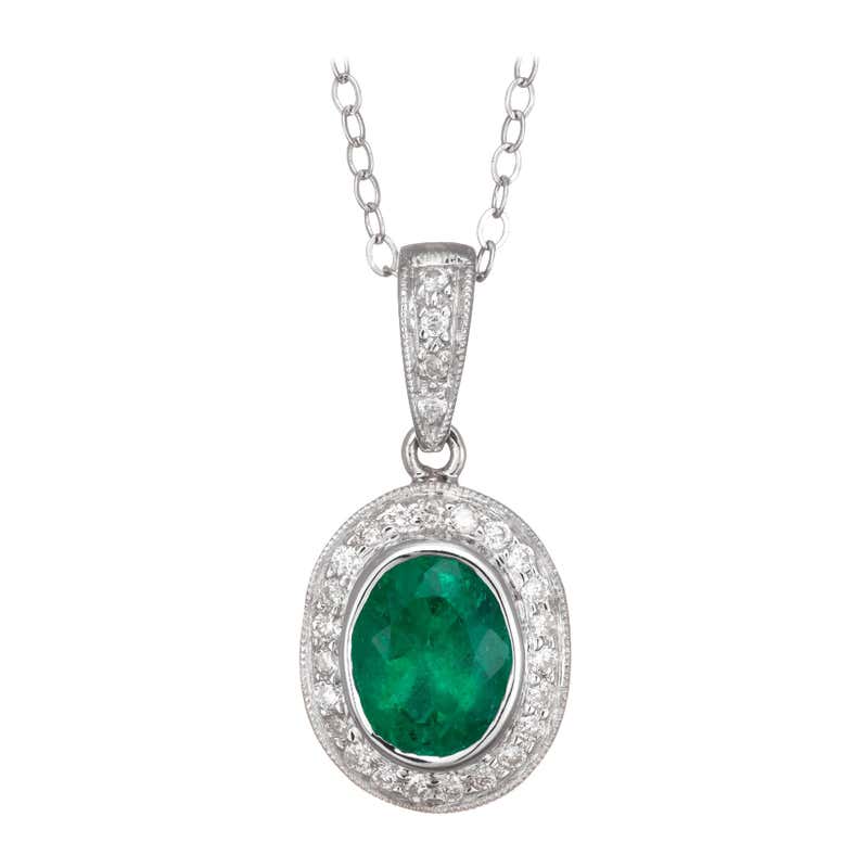 Faux Emerald Pave CZ Lion Head Pendant Necklace For Sale at 1stdibs