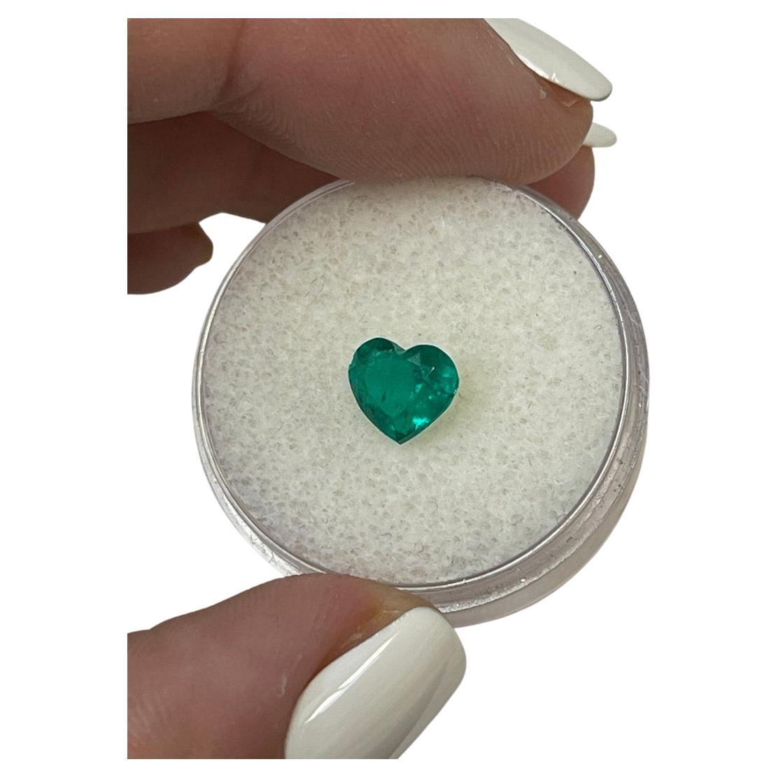 Esmeralda colombiana talla corazón de 1.14 quilates  Gema Natural Suelta Verde Profundo