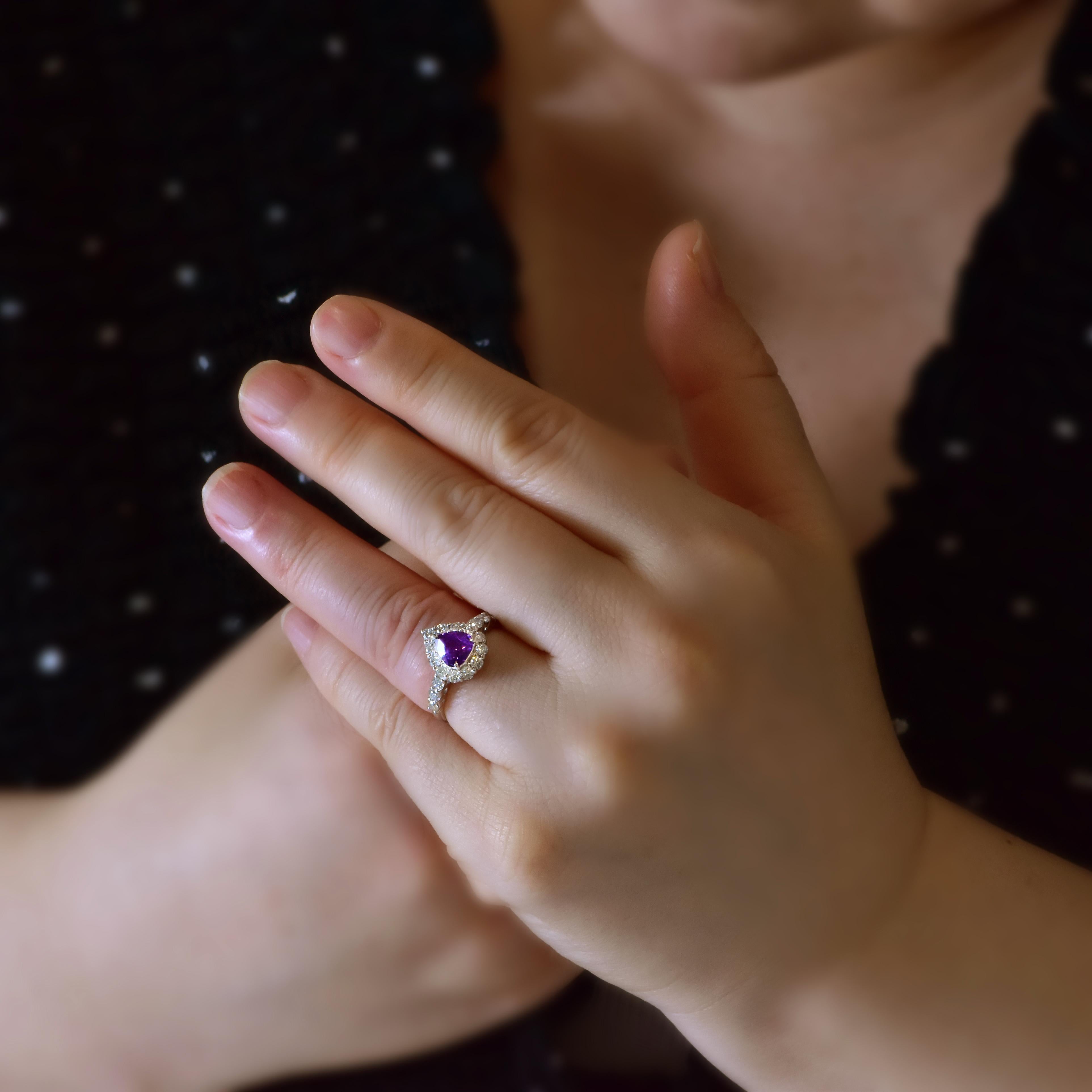 1,14 Karat natürlicher lila Saphir und Diamantring aus Platin ohne Hitze im Zustand „Neu“ im Angebot in Tokyo, JP