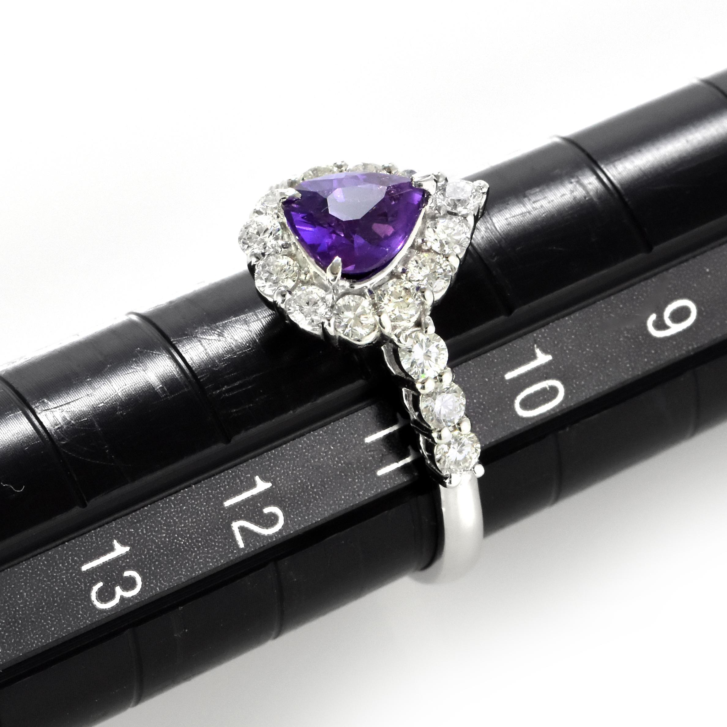 1,14 Karat natürlicher lila Saphir und Diamantring aus Platin ohne Hitze Damen im Angebot
