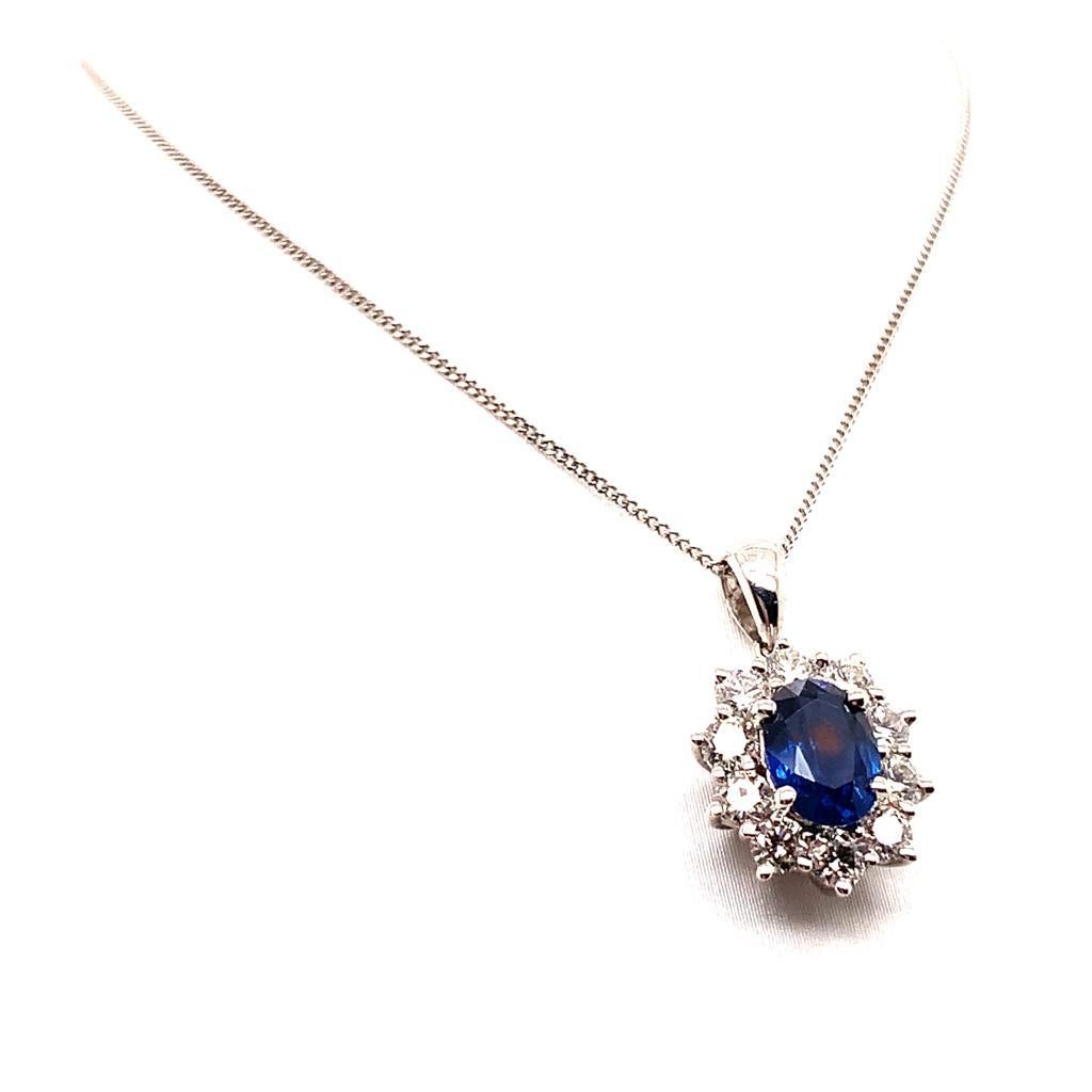 1.14 Carat Oval Cut Blue Sapphire and Diamond Pendant in 18K White Gold In New Condition For Sale In London, GB