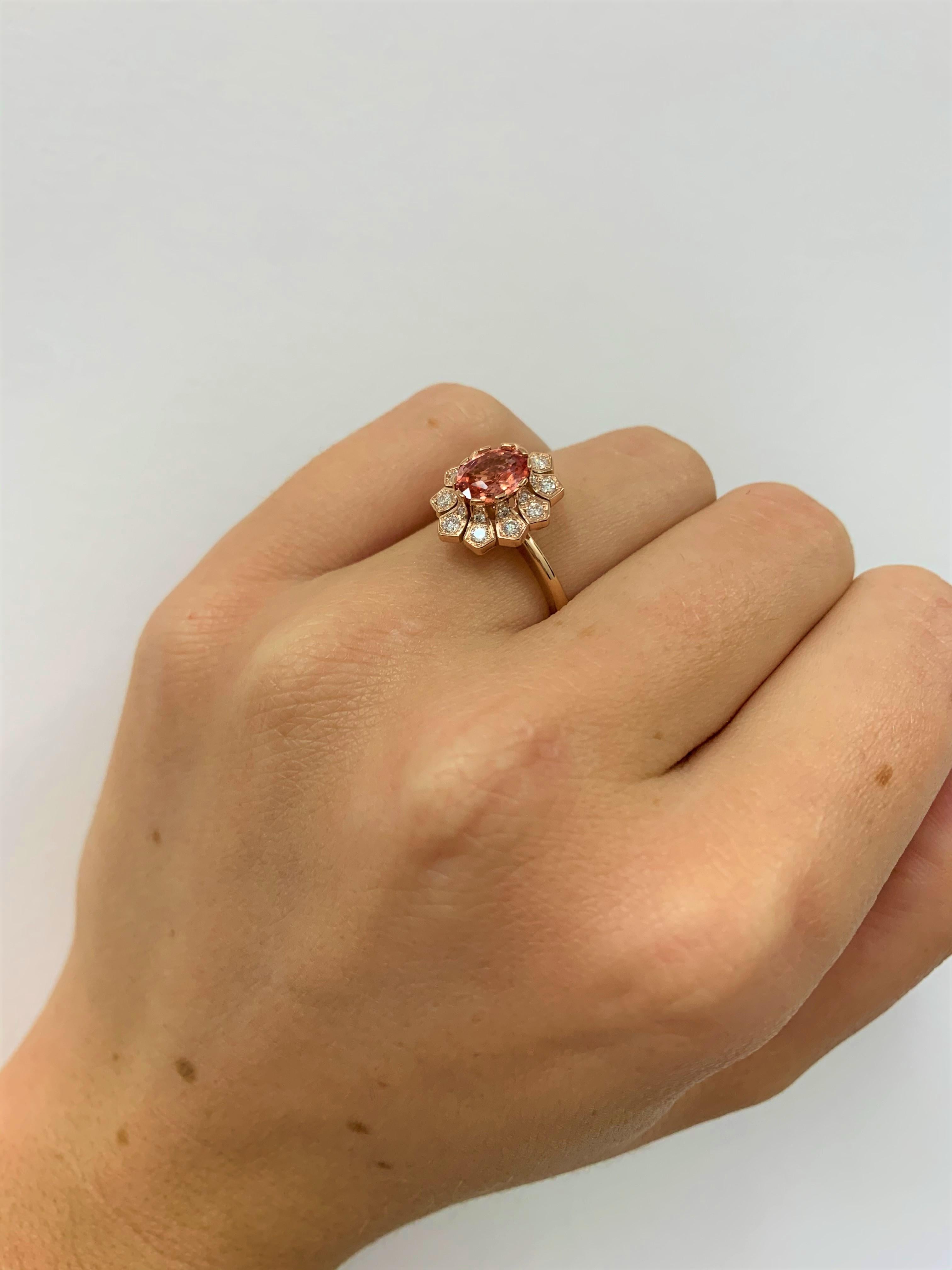 1.14 Carat Padparadscha Sapphire and Diamond Ring In New Condition For Sale In Los Angeles, CA