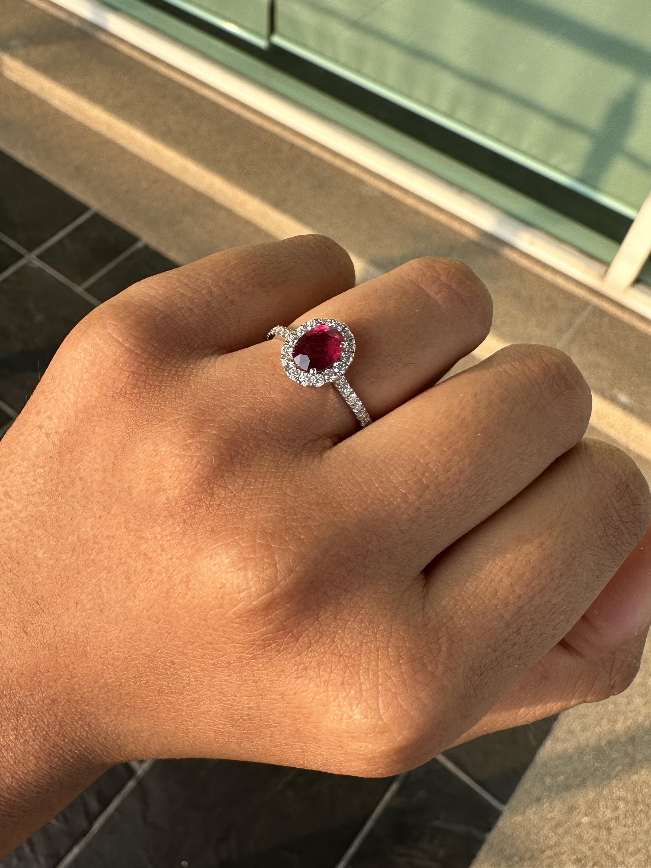 Christmas Special 1,14 Karat Taubenblut-Mosambik-Rubinring aus 14K Weißgold für Damen oder Herren
