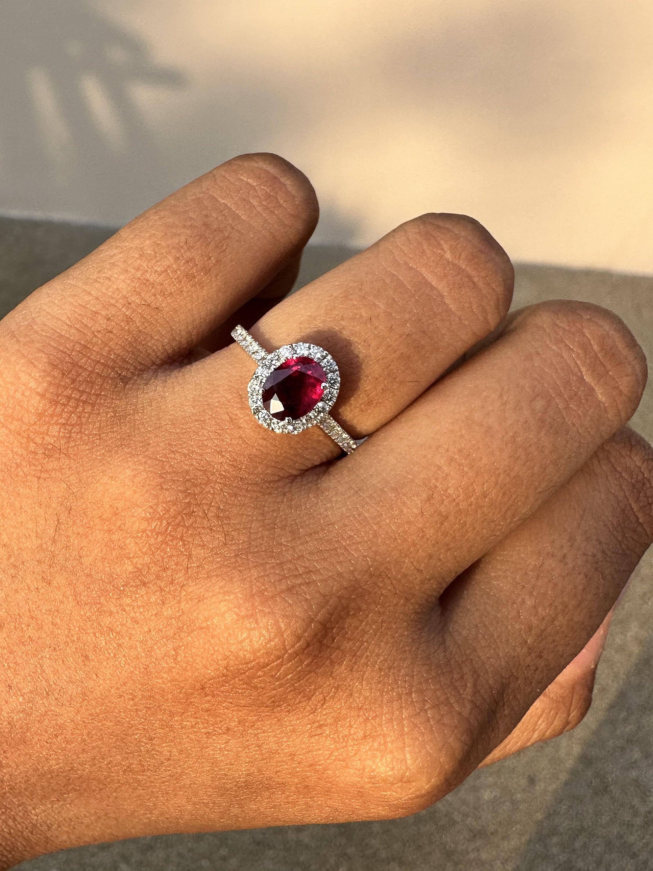 Christmas Special 1,14 Karat Taubenblut-Mosambik-Rubinring aus 14K Weißgold 1