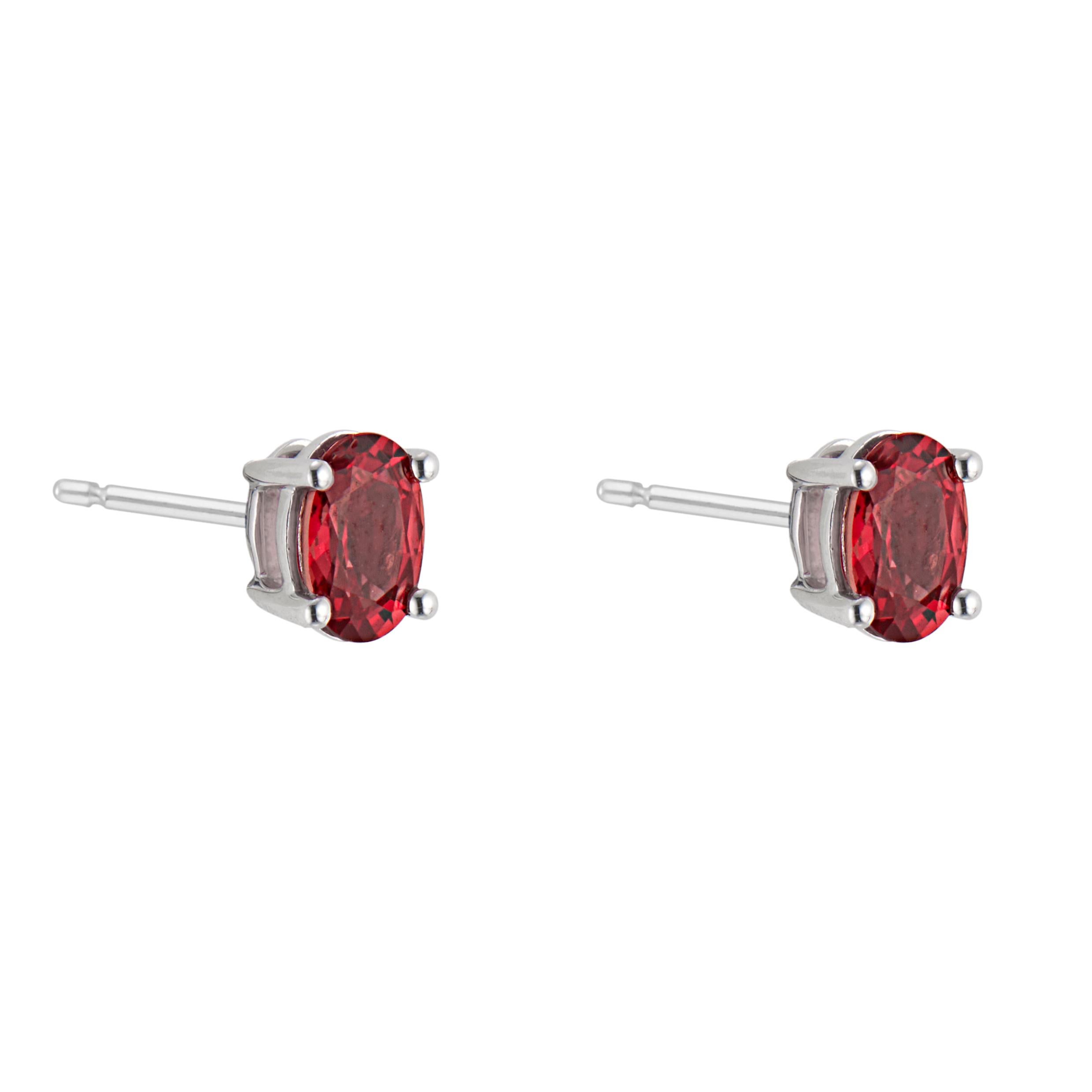 Pendientes de oro blanco con zafiro naranja rojo de 1,14 quilates Corte oval en venta