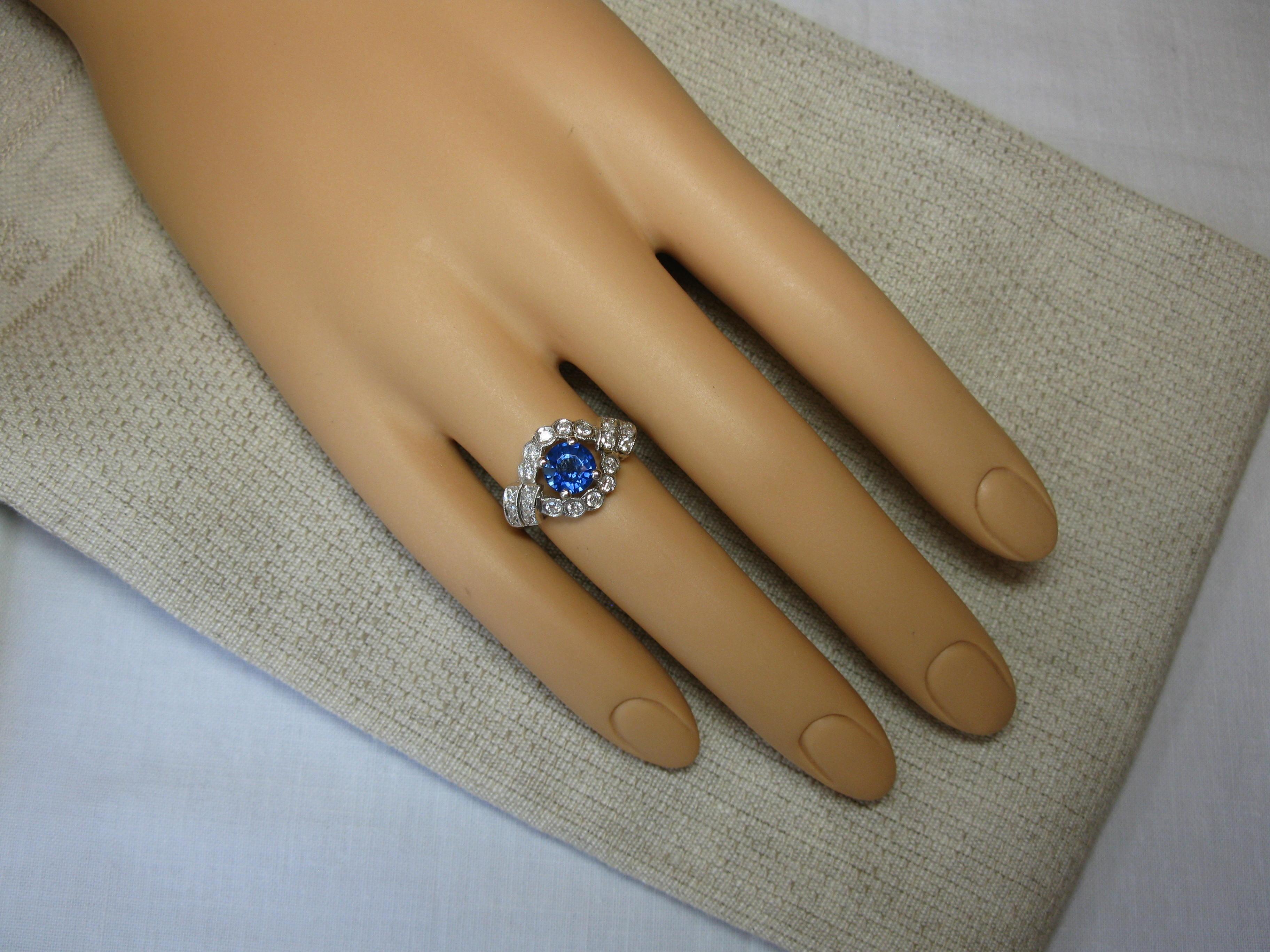 1.14 Carat Sapphire 22 Diamond Platinum Wedding Engagement Ring UGL Certified For Sale 1