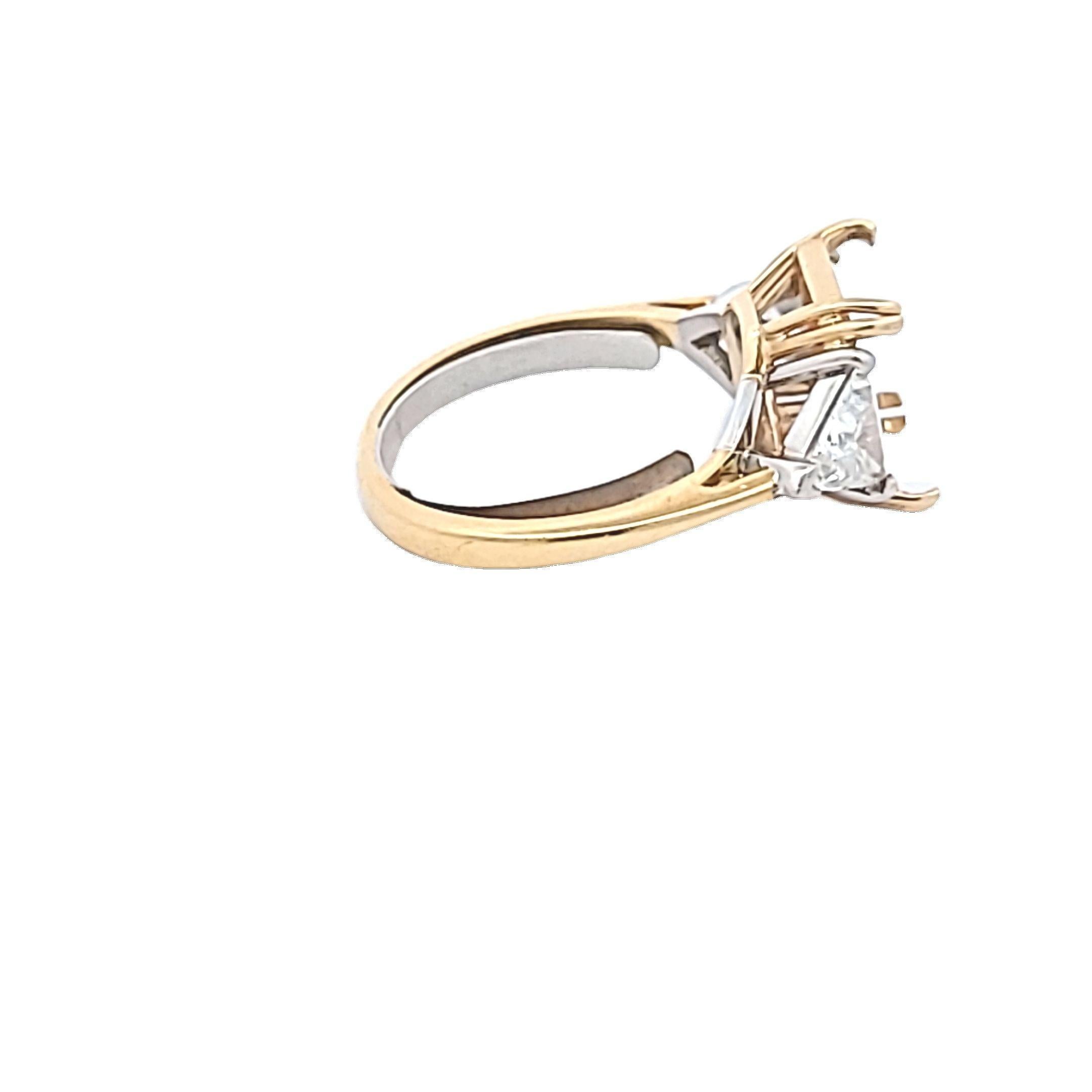 Anello semi-montato in oro bicolore da 1,14 carati a forma triangolare I SI1 con diamante da 14 carati In condizioni buone in vendita a New York, NY