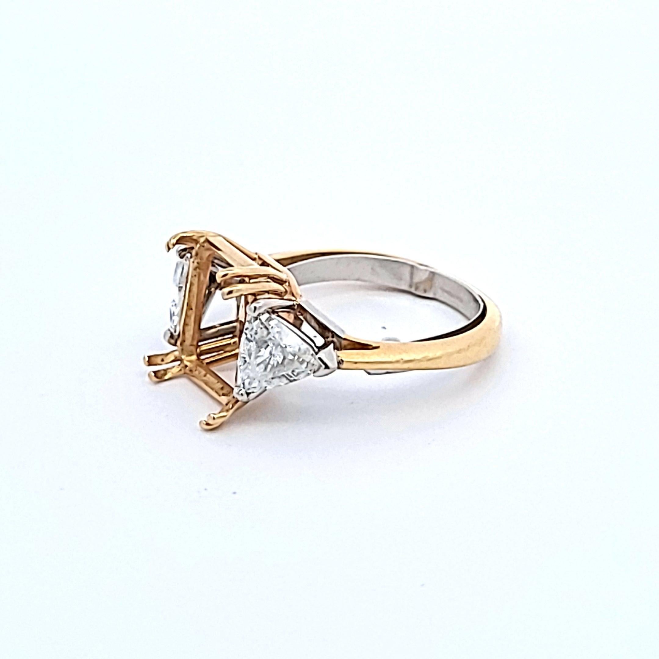 Anello semi-montato in oro bicolore da 1,14 carati a forma triangolare I SI1 con diamante da 14 carati in vendita 3