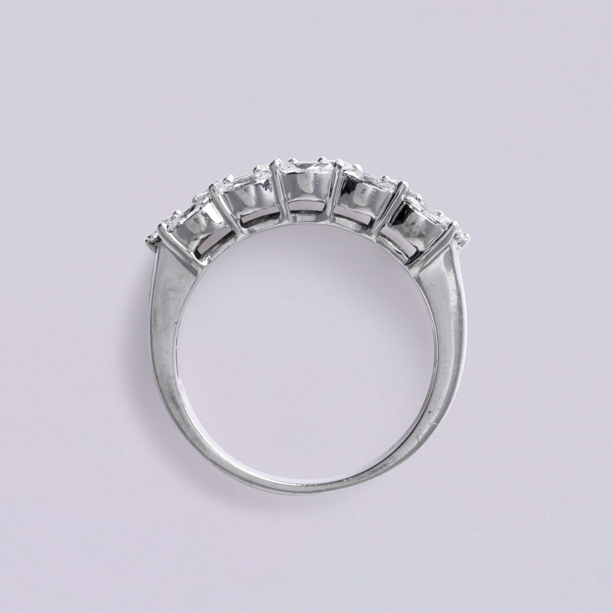 da uomo o donna Anello da 1,14 carati con 3 file di diamanti Marquise e Brilliante Rotondo in oro bianco 14K in vendita