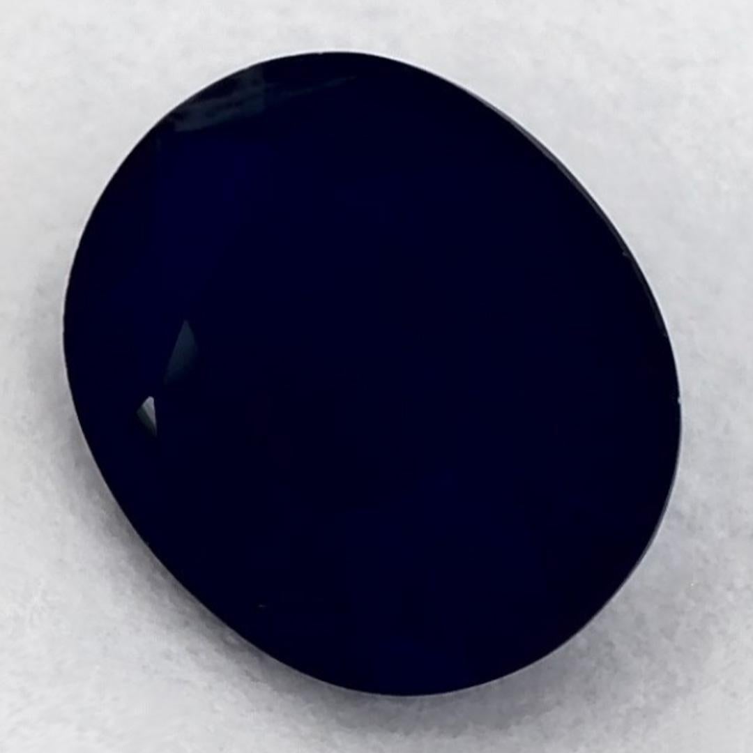 Questo zaffiro blu naturale offre eleganza e raffinatezza. Con la sua ricca saturazione del colore e il taglio preciso, è il centro perfetto per un anello di fidanzamento o un design di gioielli di lusso.

Questo zaffiro proviene dallo Sri Lanka