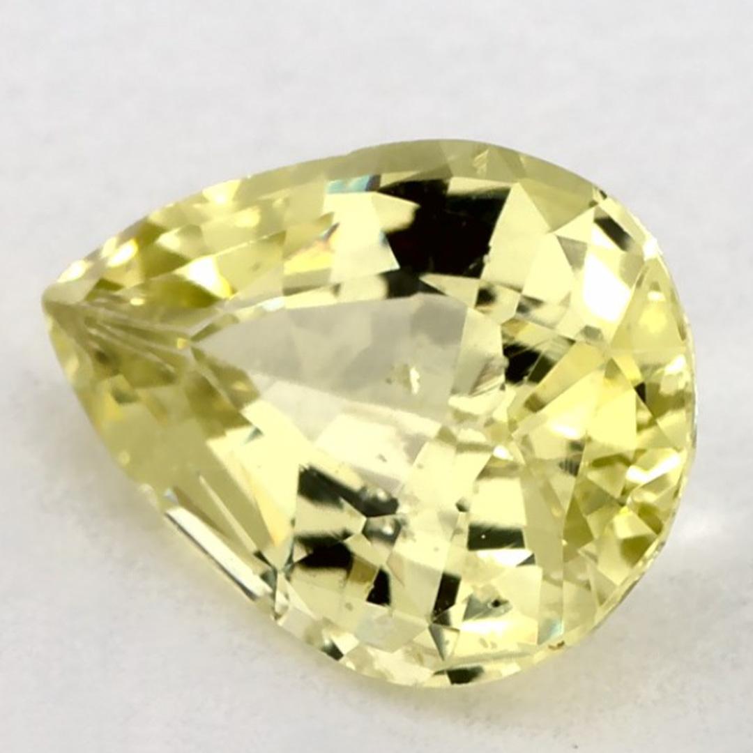 Questo zaffiro verde naturale offre eleganza e raffinatezza. Con la sua ricca saturazione del colore e il taglio preciso, è il centro perfetto per un anello di fidanzamento o un design di gioielli di lusso.

Questo zaffiro proviene dallo Sri Lanka