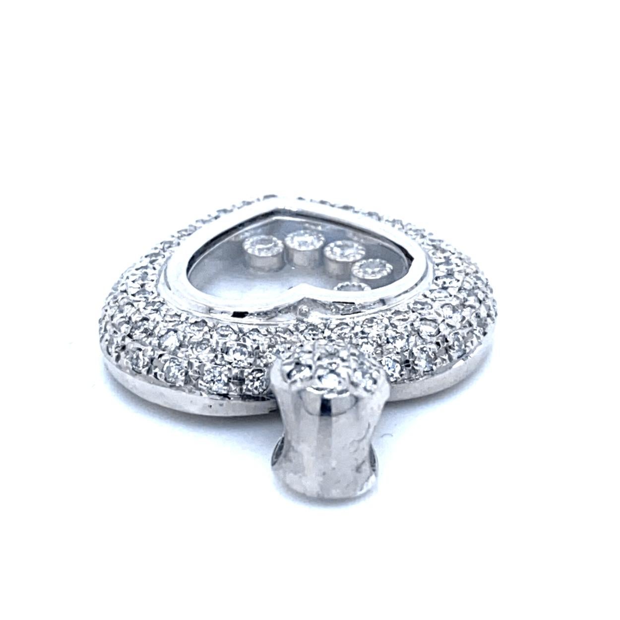 Contemporain Pendentif cœur d'inspiration Chopard en or 14 carats avec 5 diamants sertis en pavé de 1,14 carat  en vente