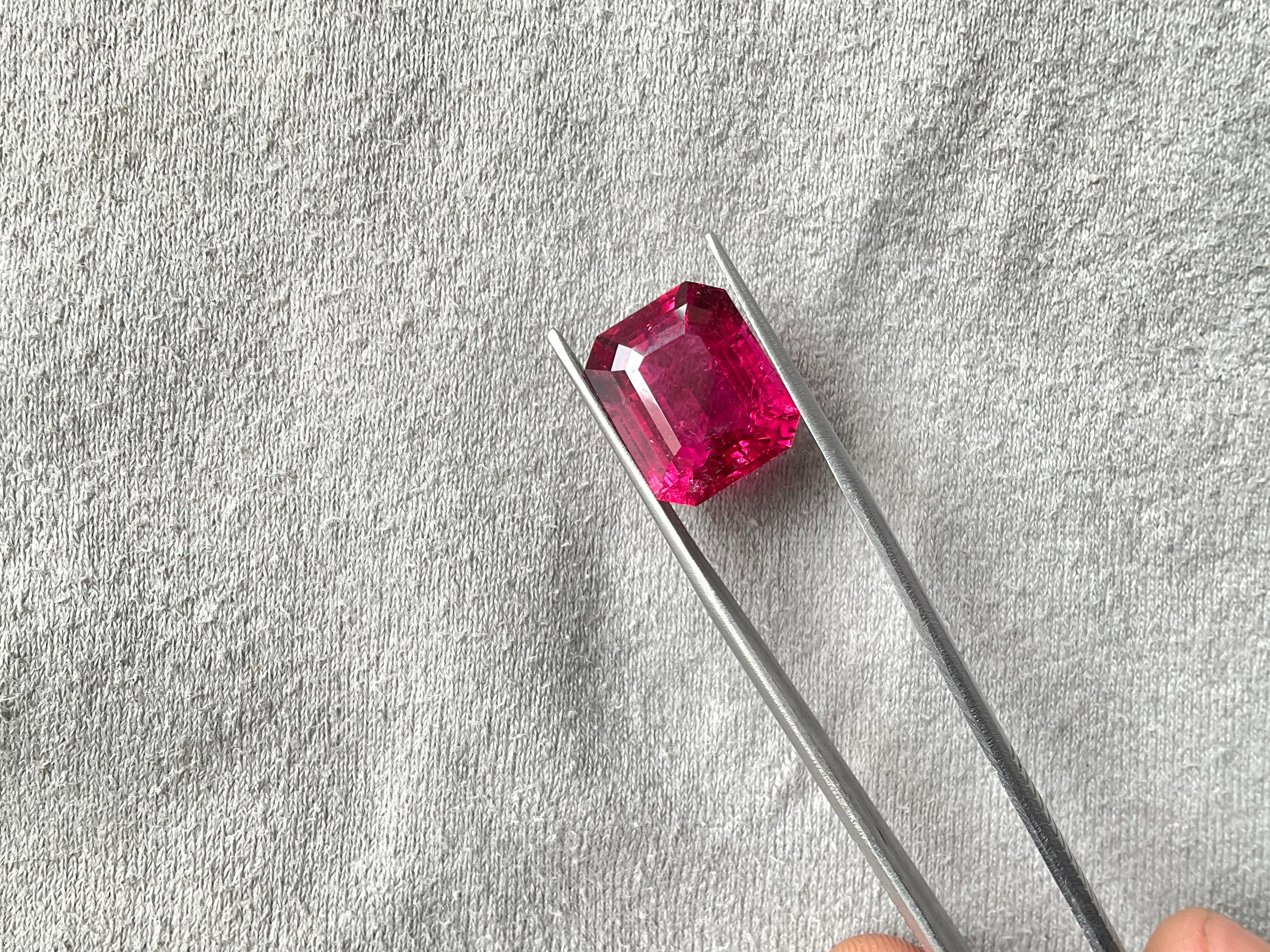 11.40 Carats Rubellite Tourmaline Octagon Cut Stone For Fine Jewelry Natural gem For Sale 2