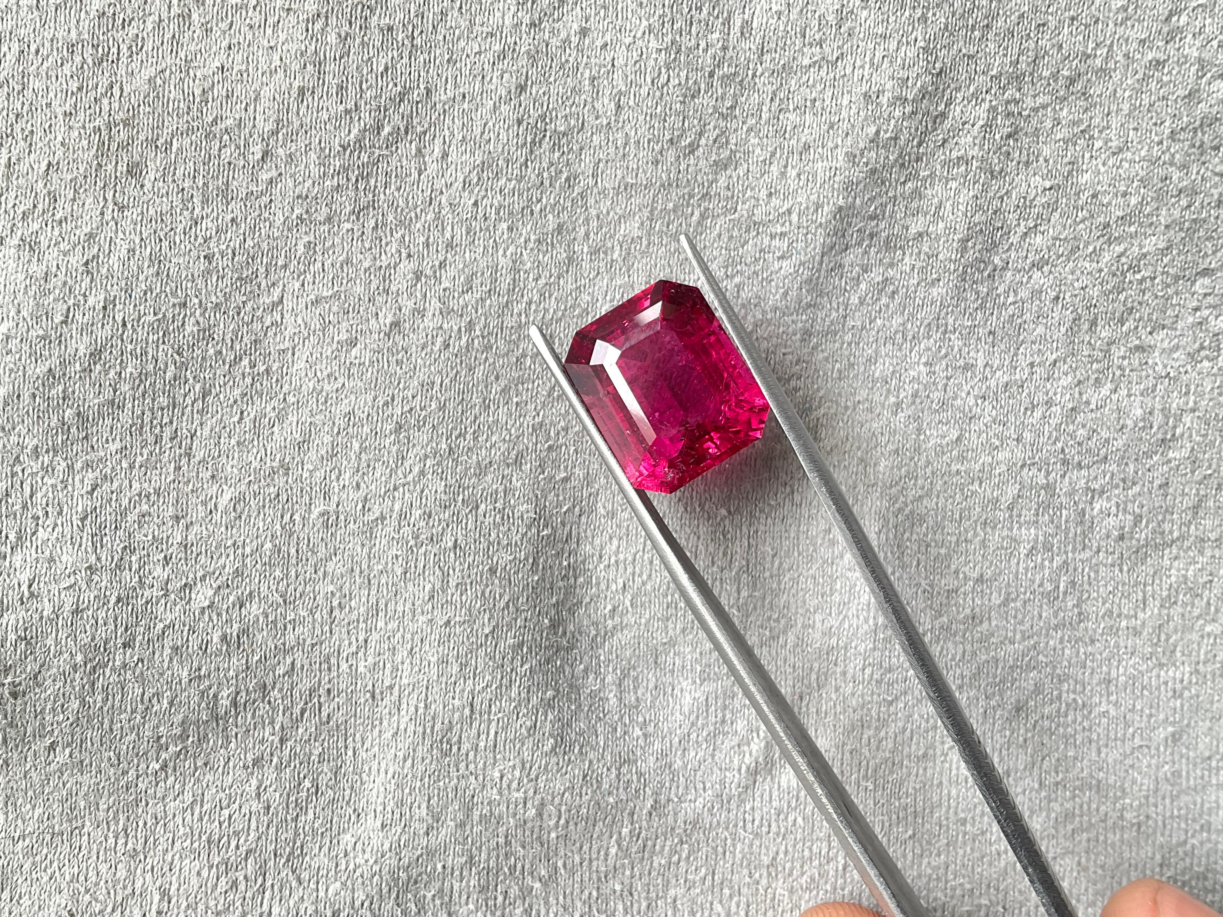 11.40 Carats Rubellite Tourmaline Octagon Cut Stone For Fine Jewelry Natural gem For Sale 3