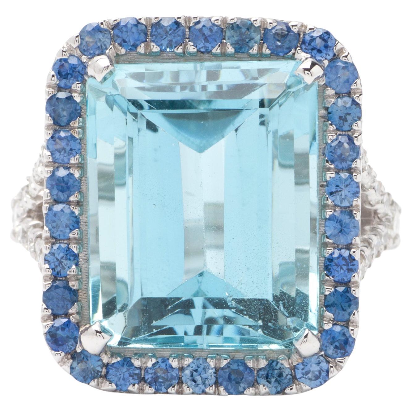 11.40ct Aquamarine Ring in 14K White Gold, 1.03ct Side Diamonds For Sale