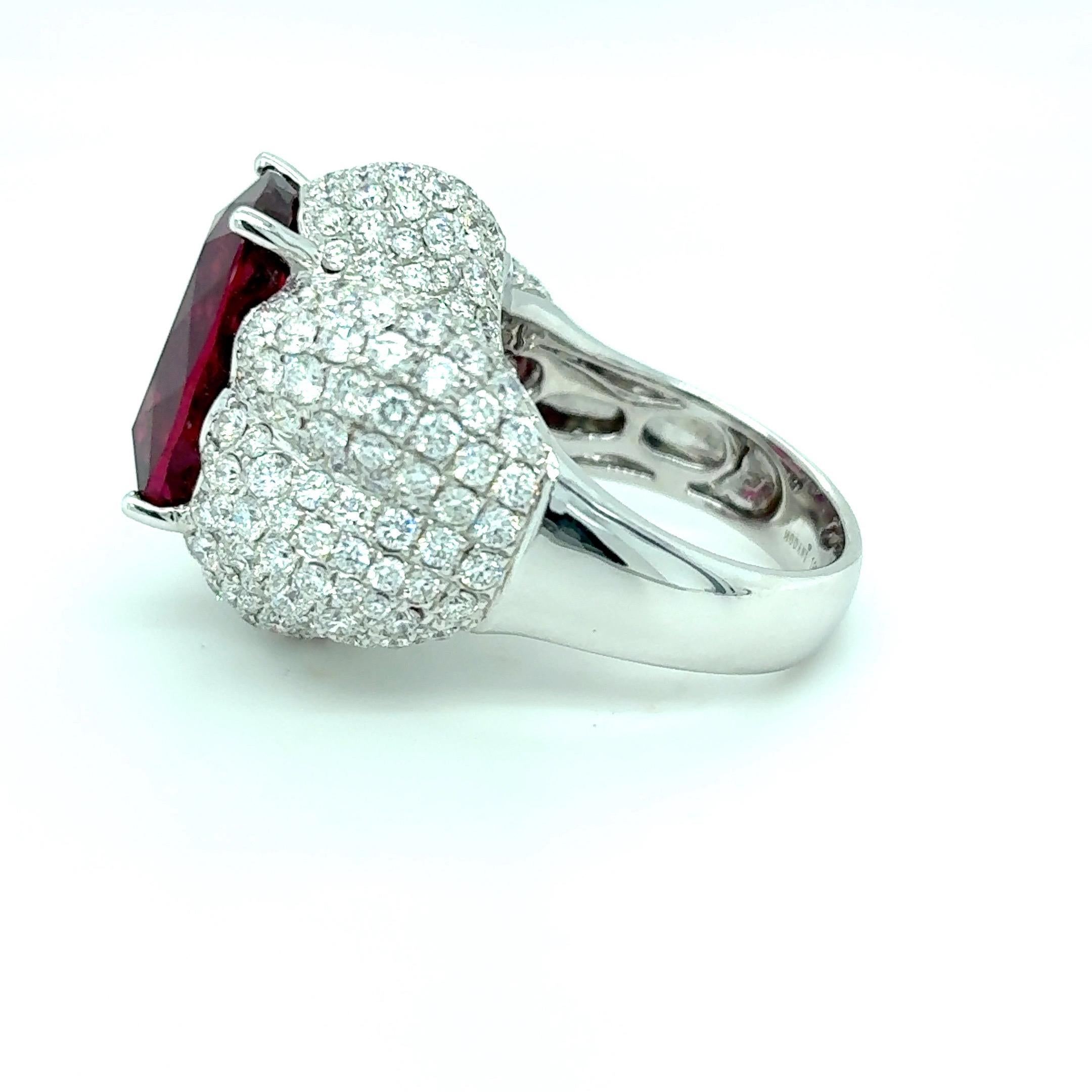 Bague cocktail 11,41 carats Rubellite Tourmaline Diamant taille coussin en vente 9