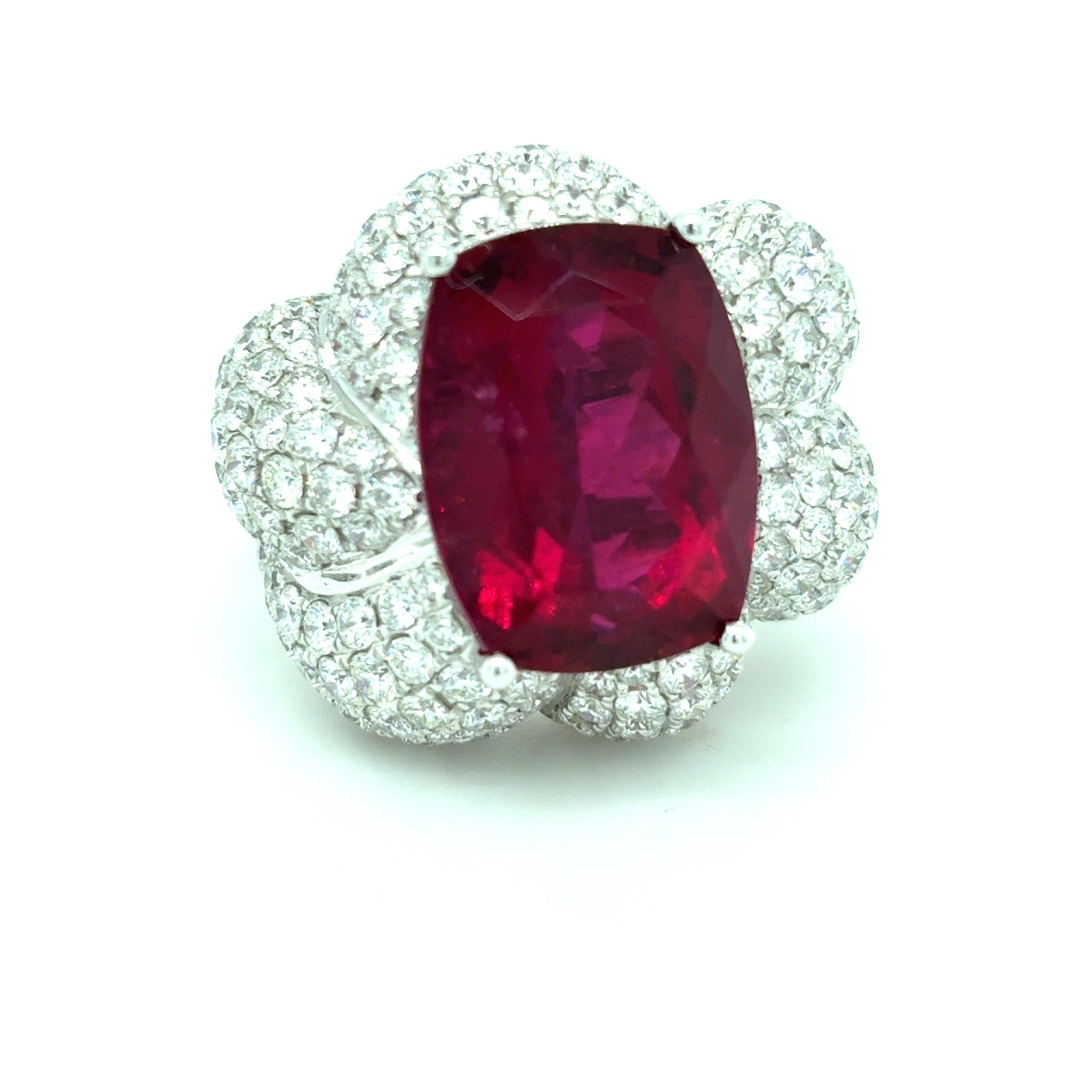 Bague cocktail 11,41 carats Rubellite Tourmaline Diamant taille coussin Neuf - En vente à Trumbull, CT