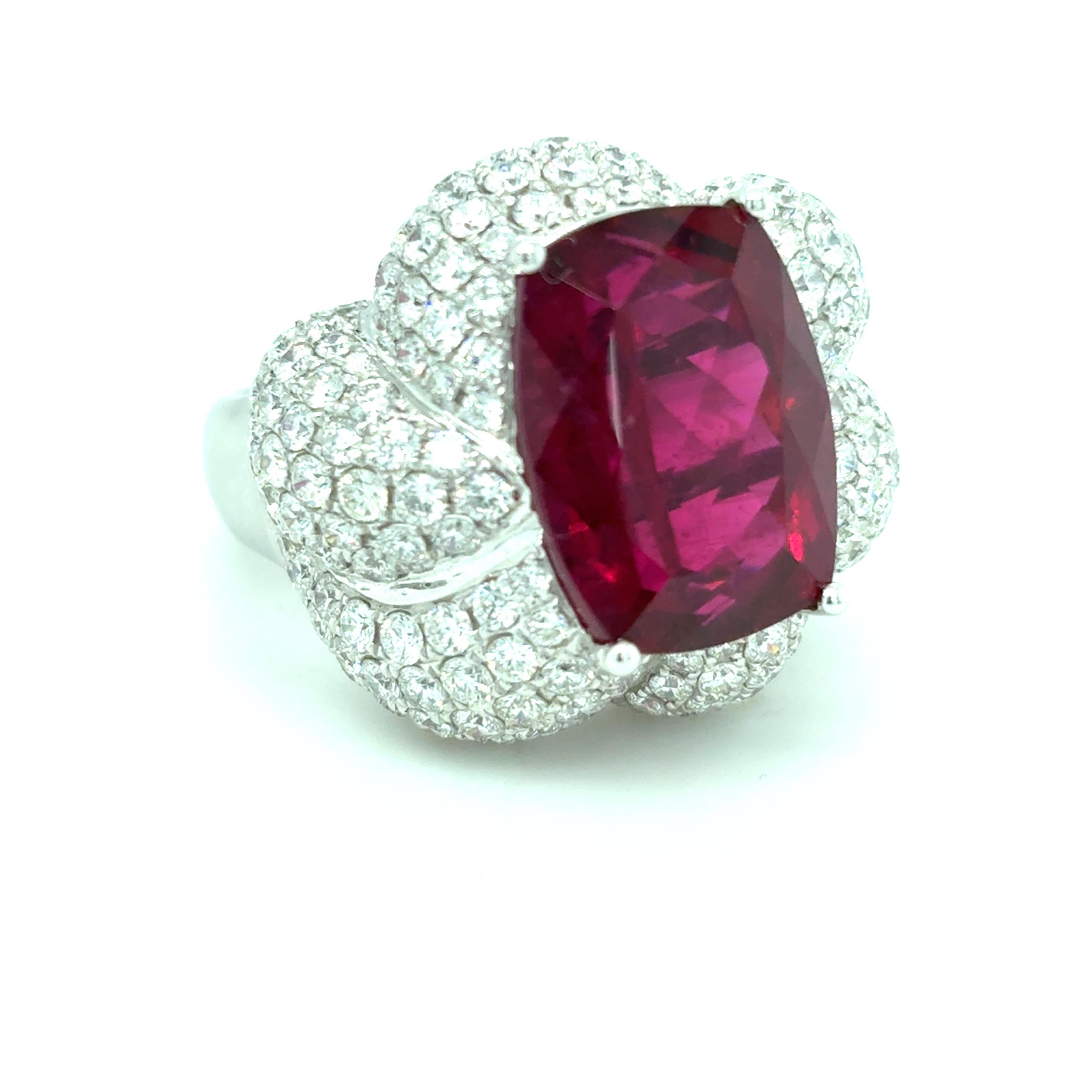 Bague cocktail 11,41 carats Rubellite Tourmaline Diamant taille coussin en vente 2