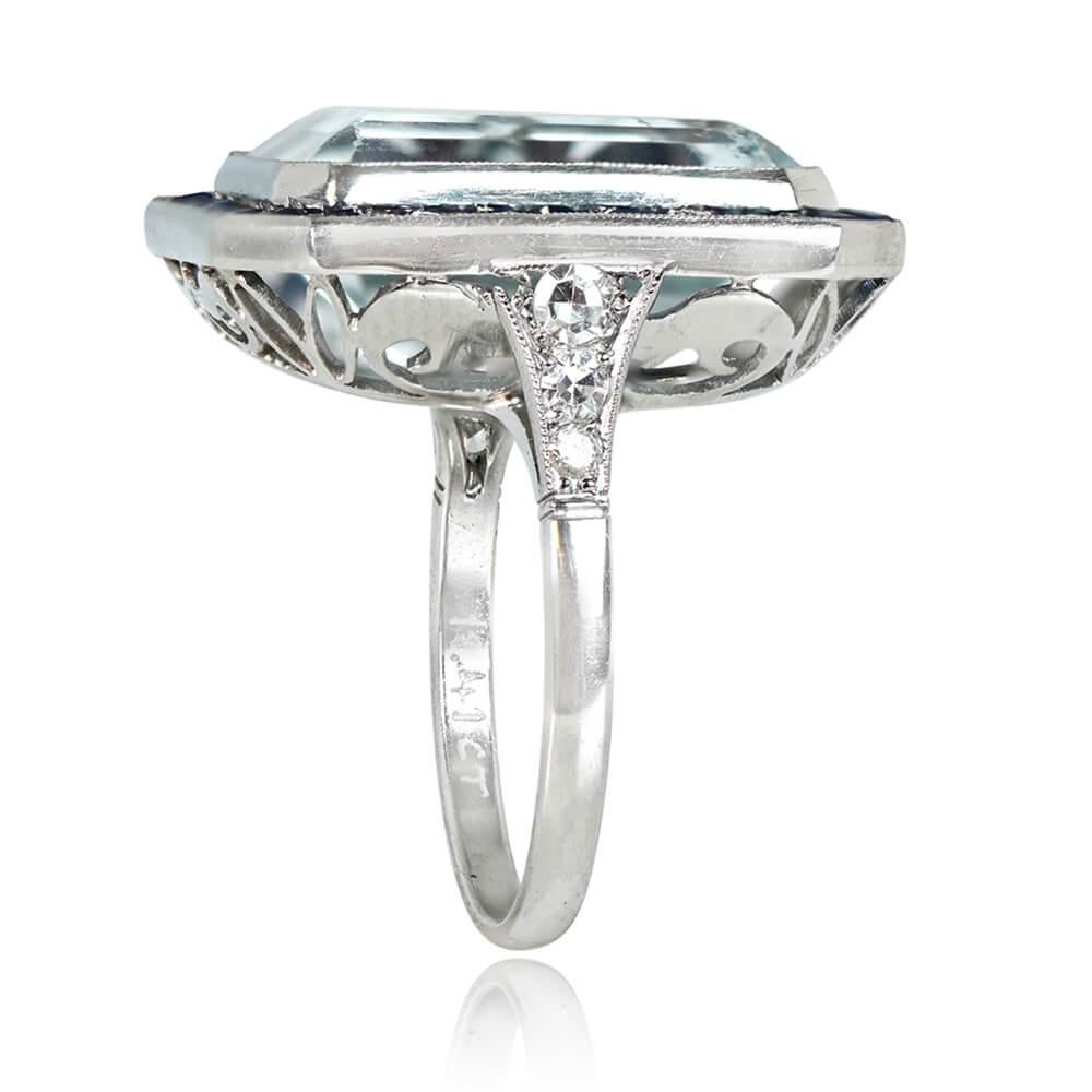 11.41 Karat Aquamarin-Cocktailring mit Smaragdschliff, Saphir-Halo, Platin Damen