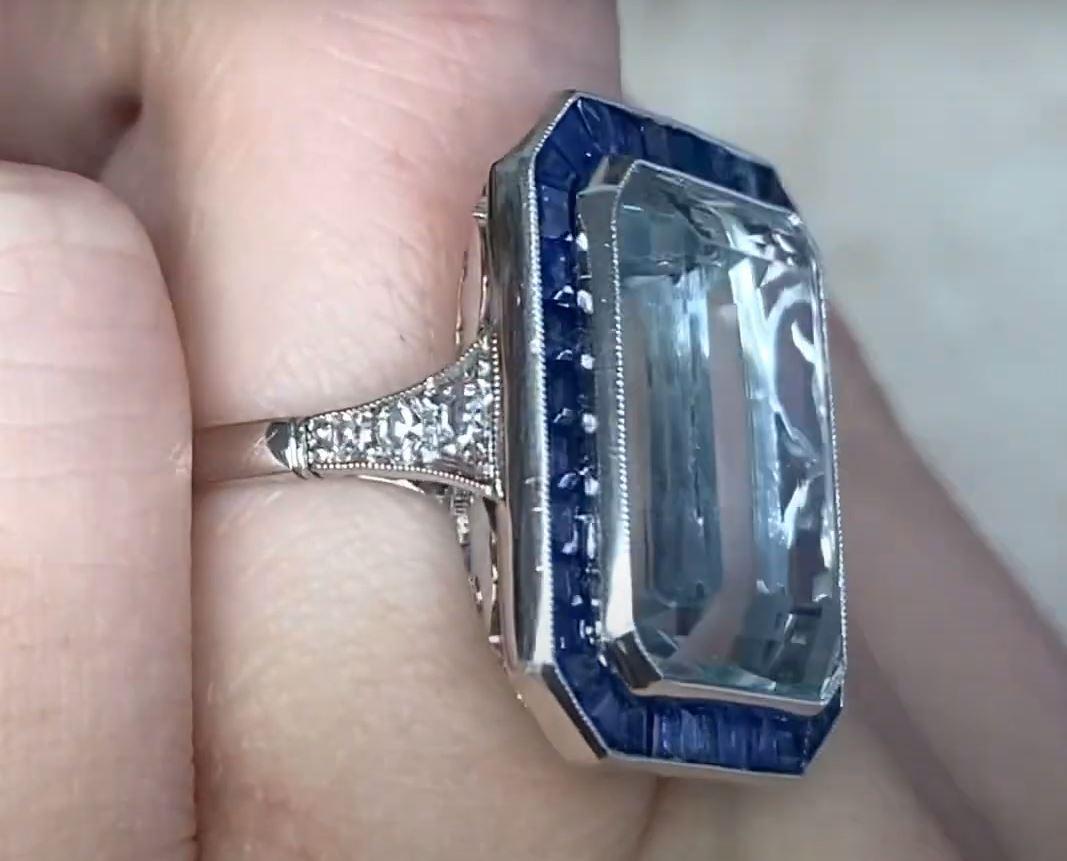 11.41 Karat Aquamarin-Cocktailring mit Smaragdschliff, Saphir-Halo, Platin 2