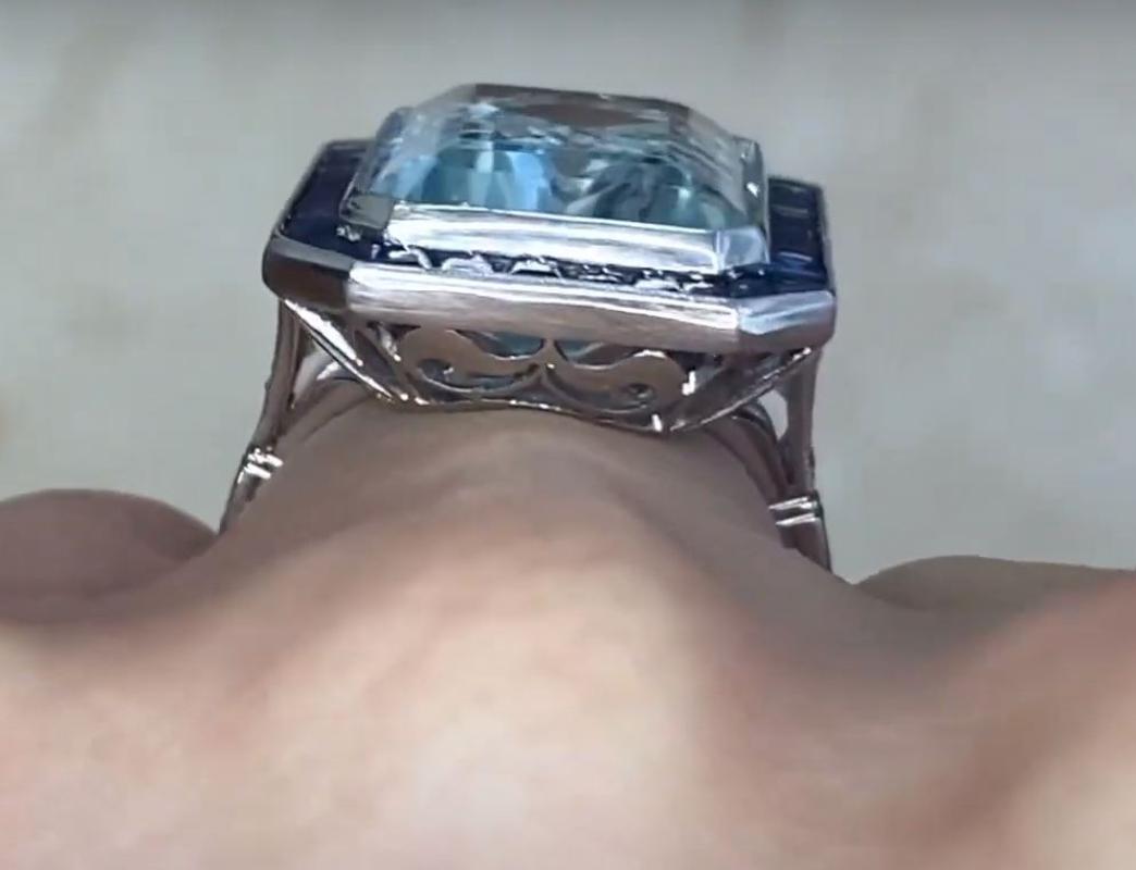 11.41 Karat Aquamarin-Cocktailring mit Smaragdschliff, Saphir-Halo, Platin 4