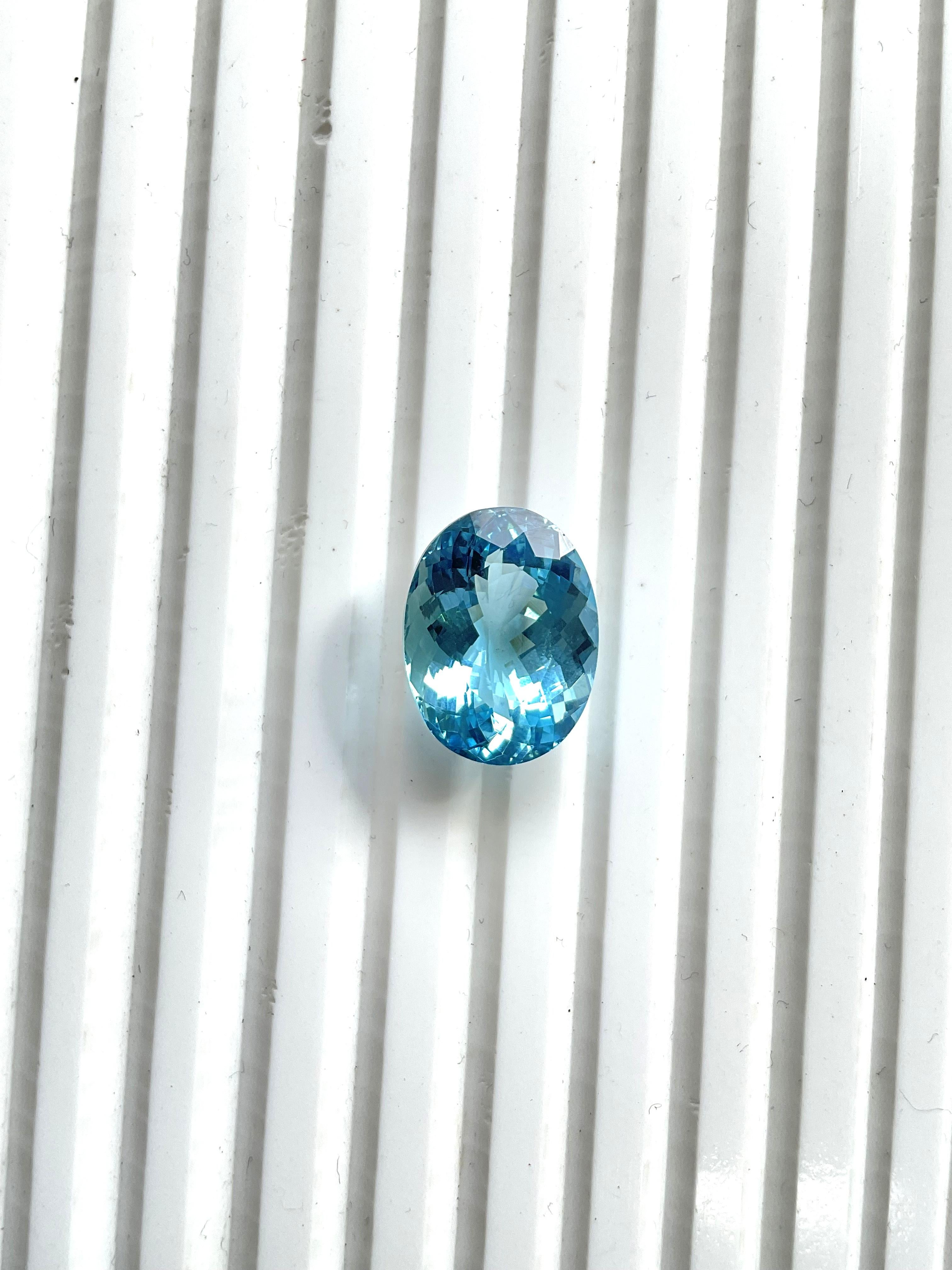 11.43 carats top quality aquamarine oval cut stone for jewelry natural gemstone For Sale 2