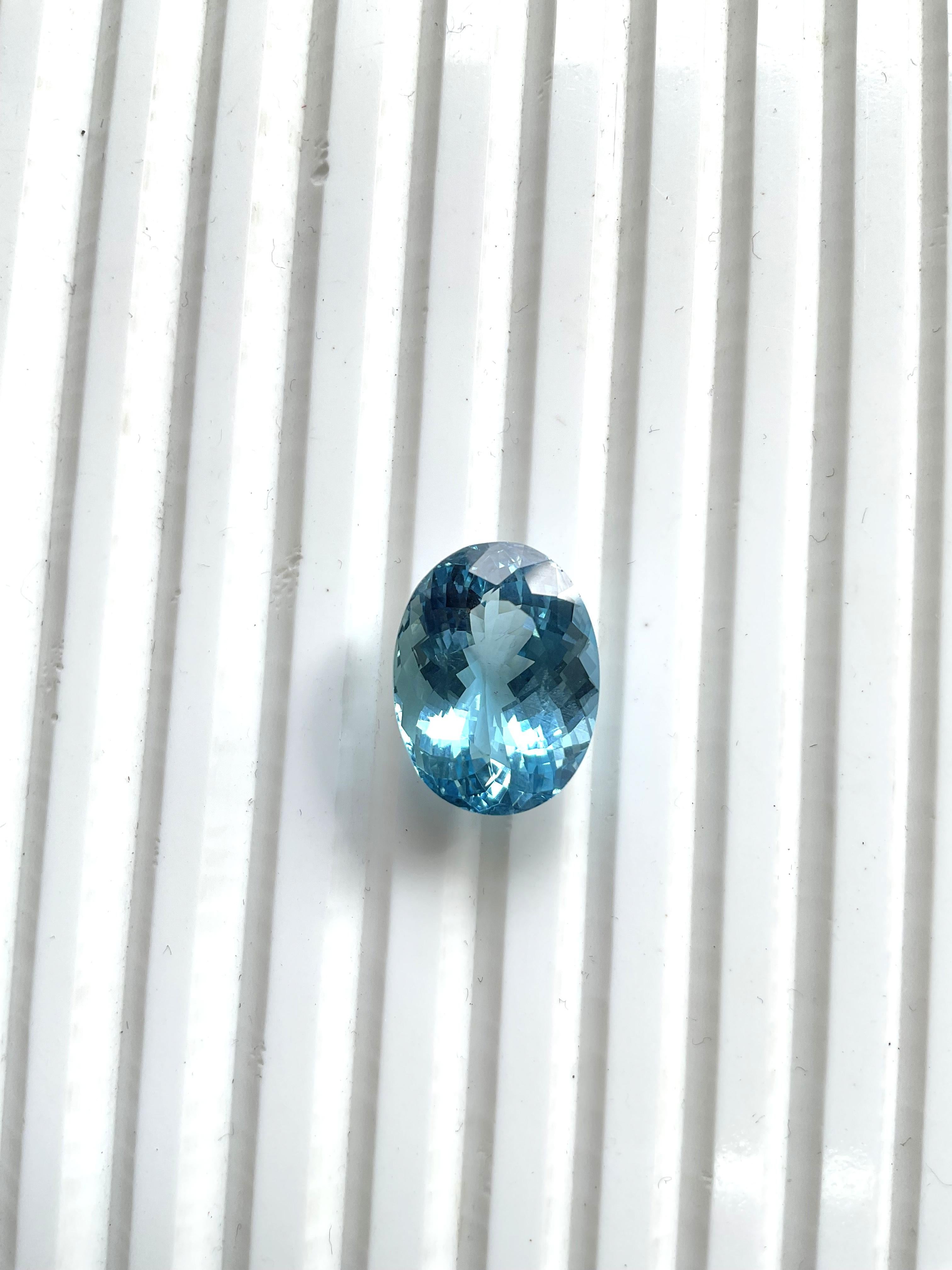 11.43 carats top quality aquamarine oval cut stone for jewelry natural gemstone For Sale 3
