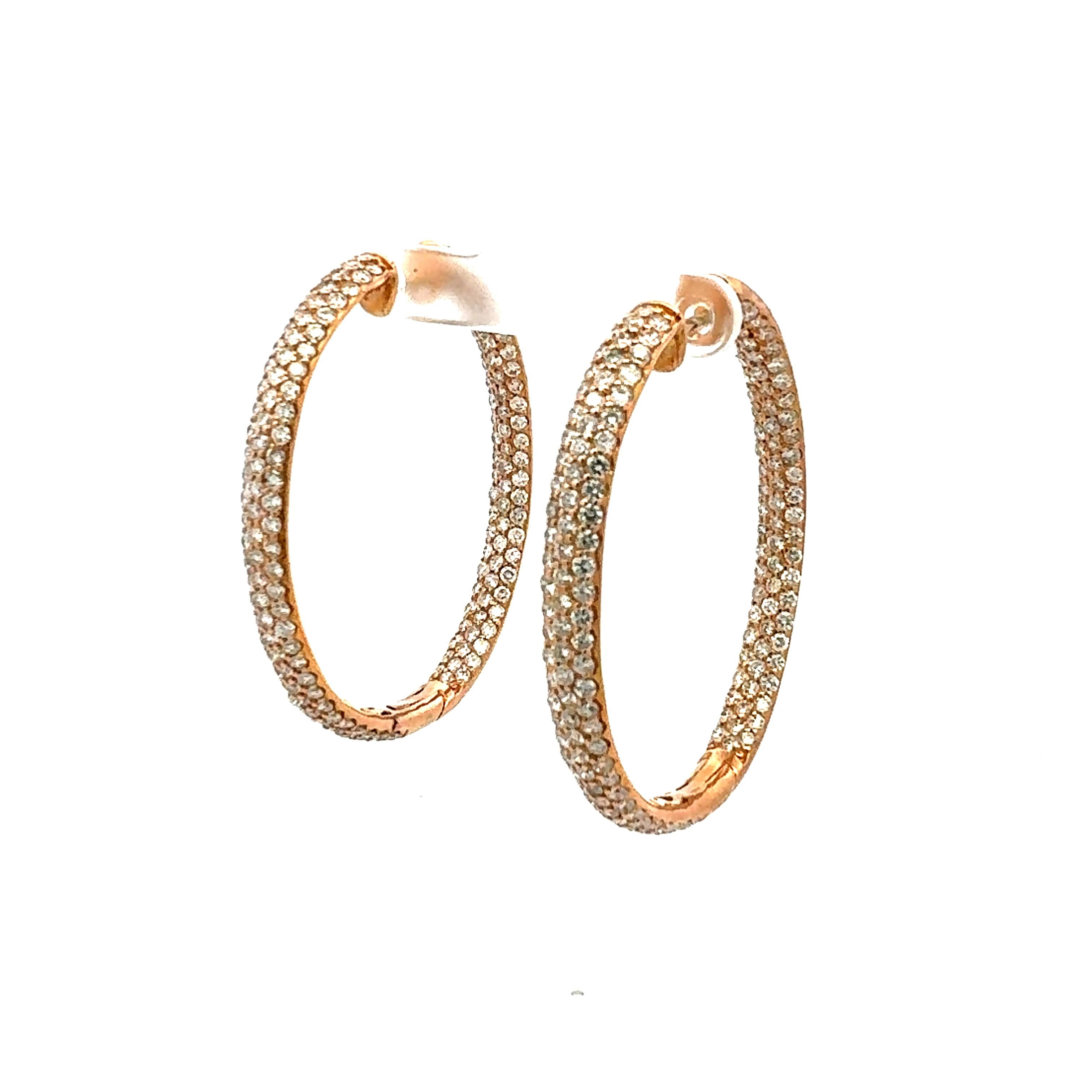 Titolo:
Orecchino a cerchio in oro rosa 18 carati da 11,46 carati con diamante tondo Brilliante G VS1
Stile:
Cerchio
Metallo:
oro rosa 18 carati
Gemma 1:
Diamante da 11,46 carati
Numero di pietre:
366
Colore:
G
Chiarezza:
VS1
Forma:
Brillante