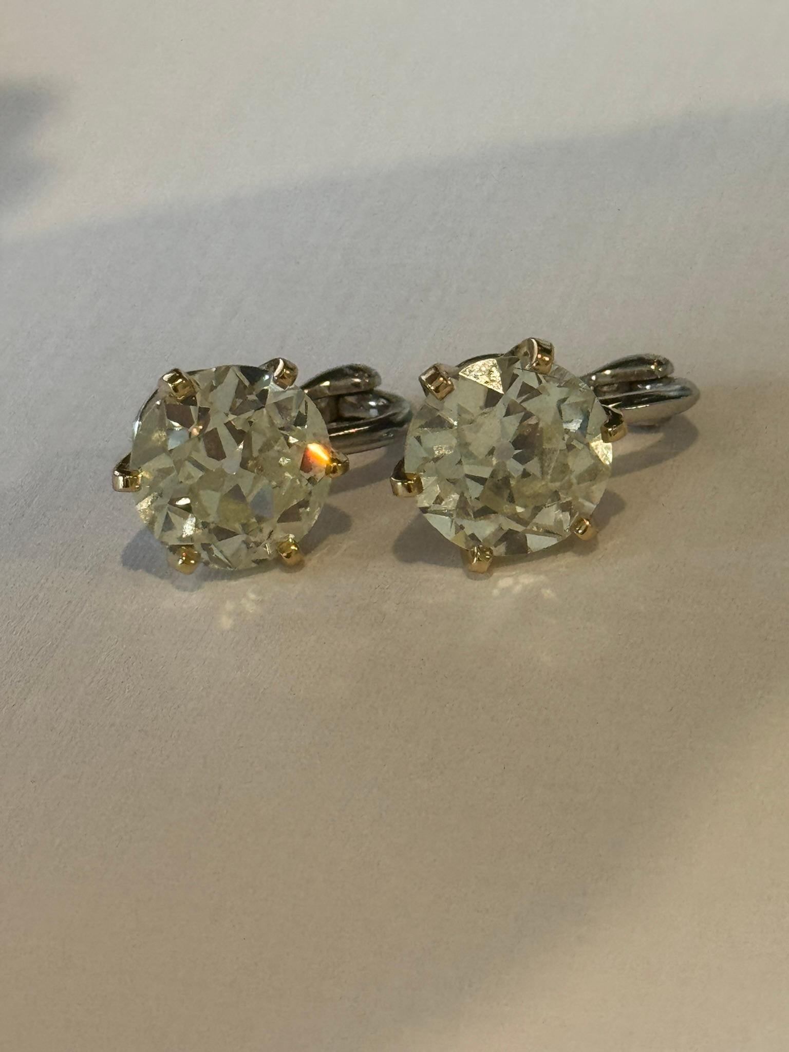 11,46 Karat. Ein gut abgestimmtes Paar alt-europäischer Diamant-Ohrclips im Angebot 3